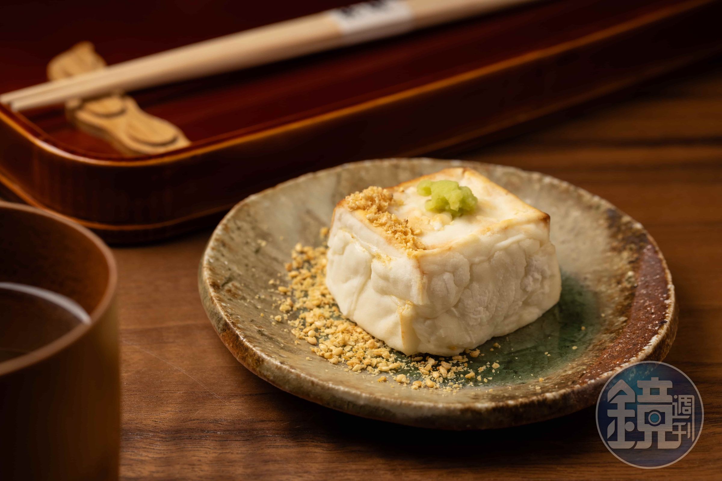 首道前菜「胡麻豆腐」完美展現出料理長的誠意與深厚廚藝功力,外澎帶酥內化口猶如河豚白子的口感。