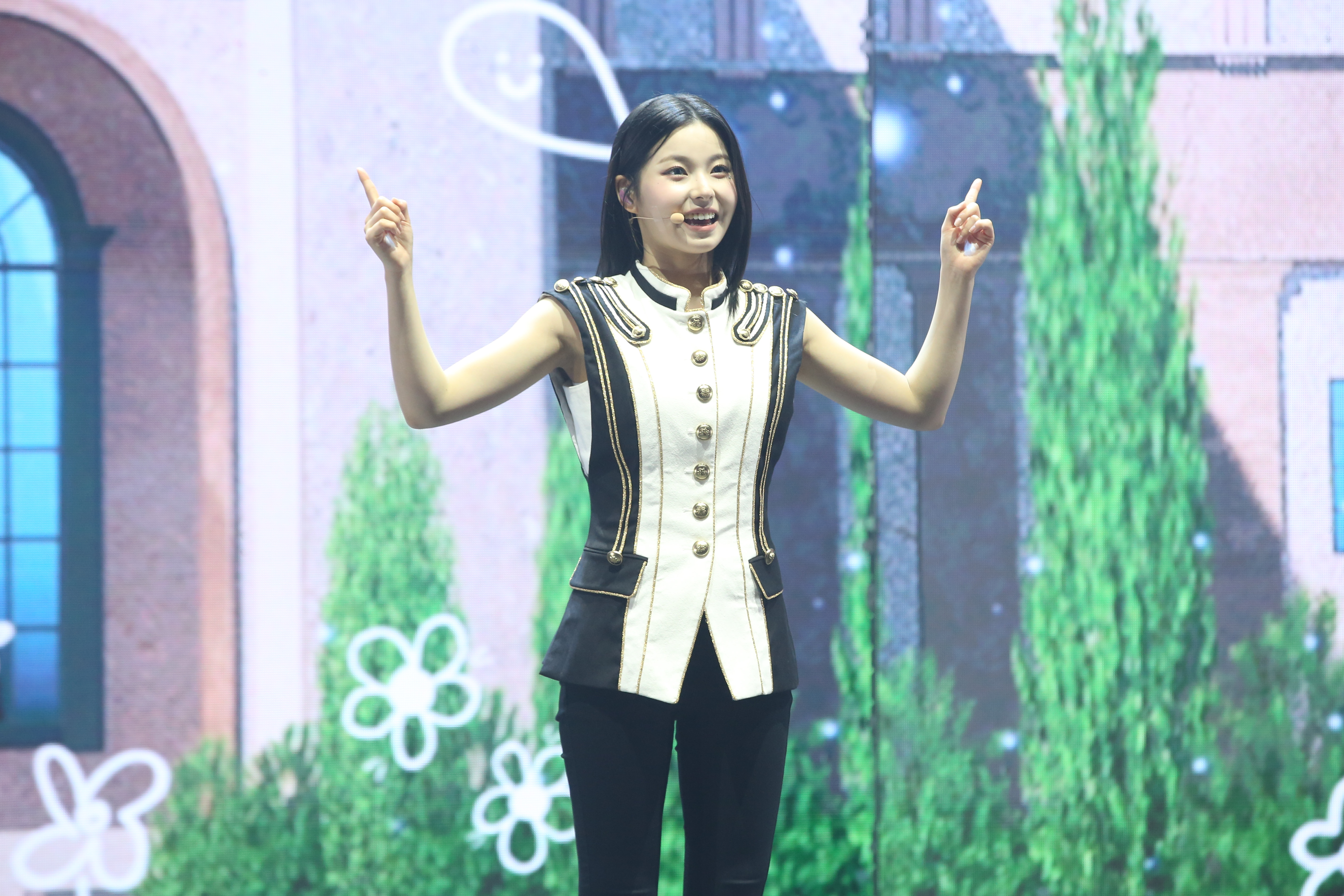 NMIXX粉絲為老么成員圭珍提前慶生，讓她感動到差點哭出來。