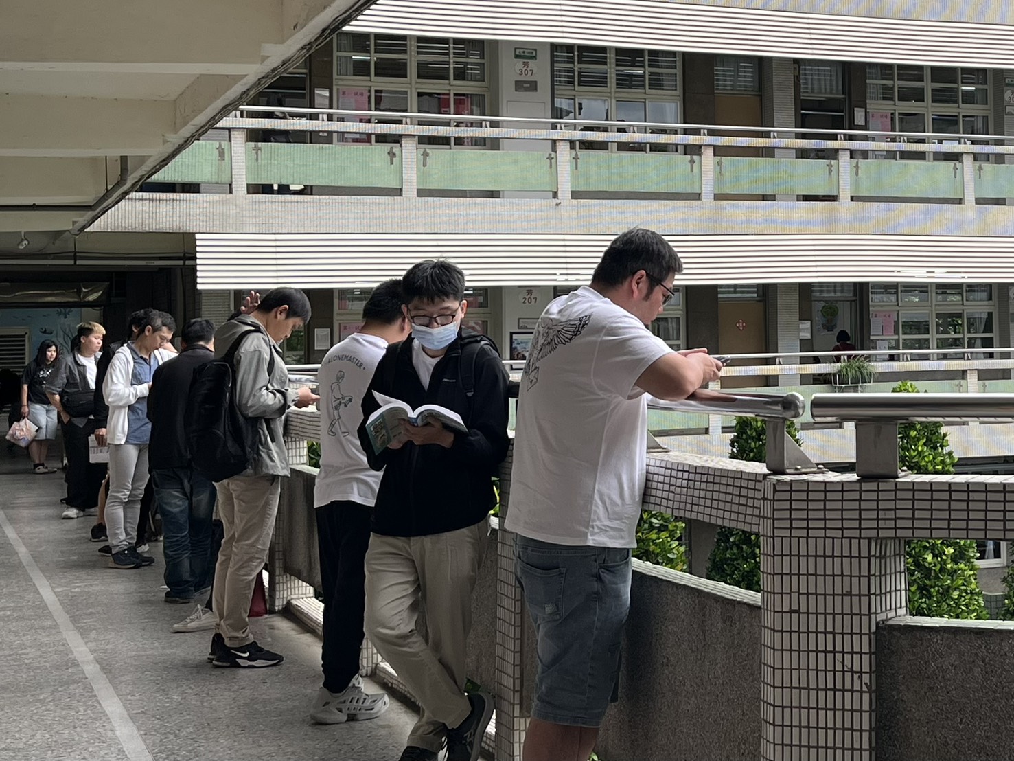 圖為日前台電新進僱用人員甄試考場。(台電提供)