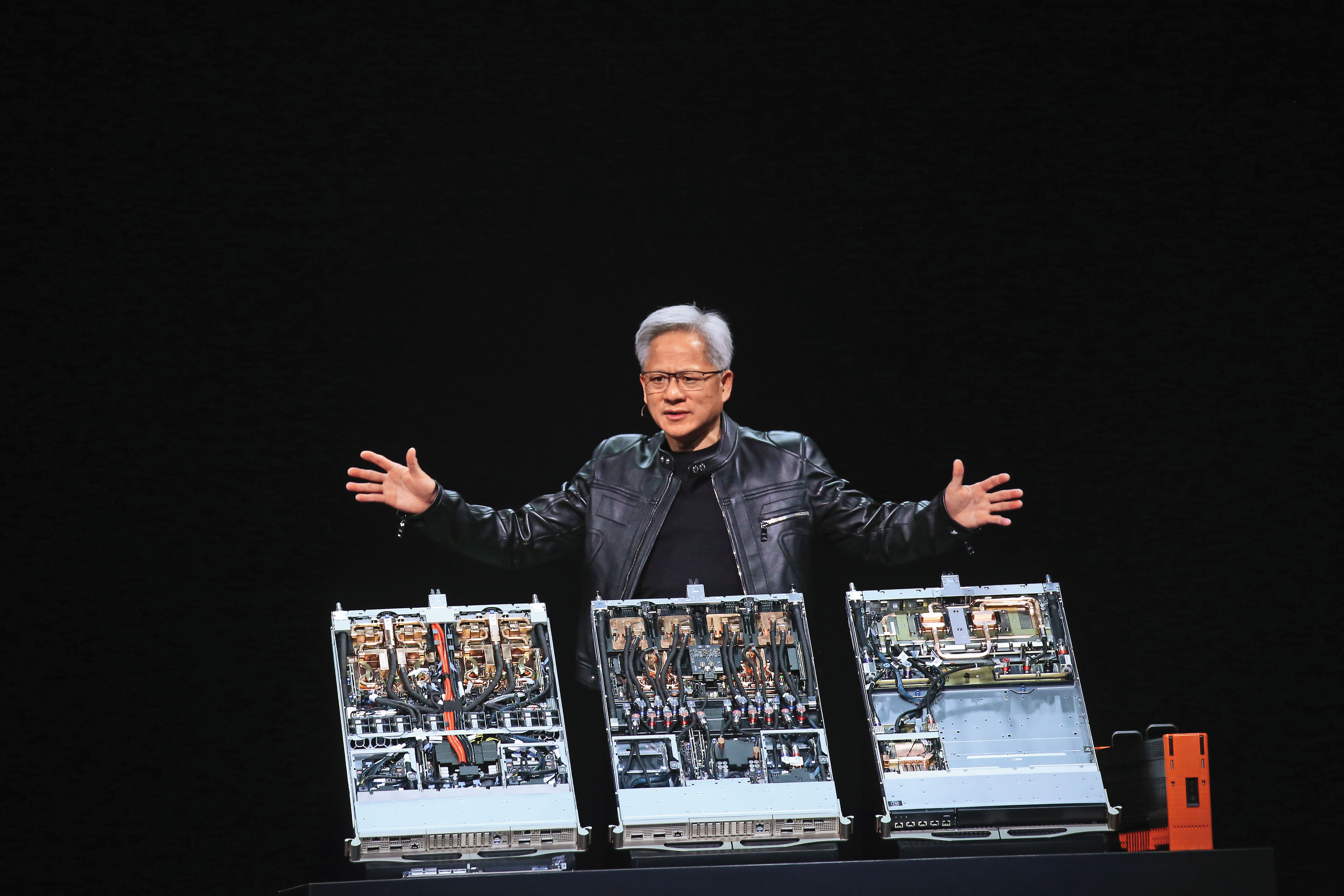 黃仁勳來台參加電腦展，再度掀起仁來瘋熱潮。