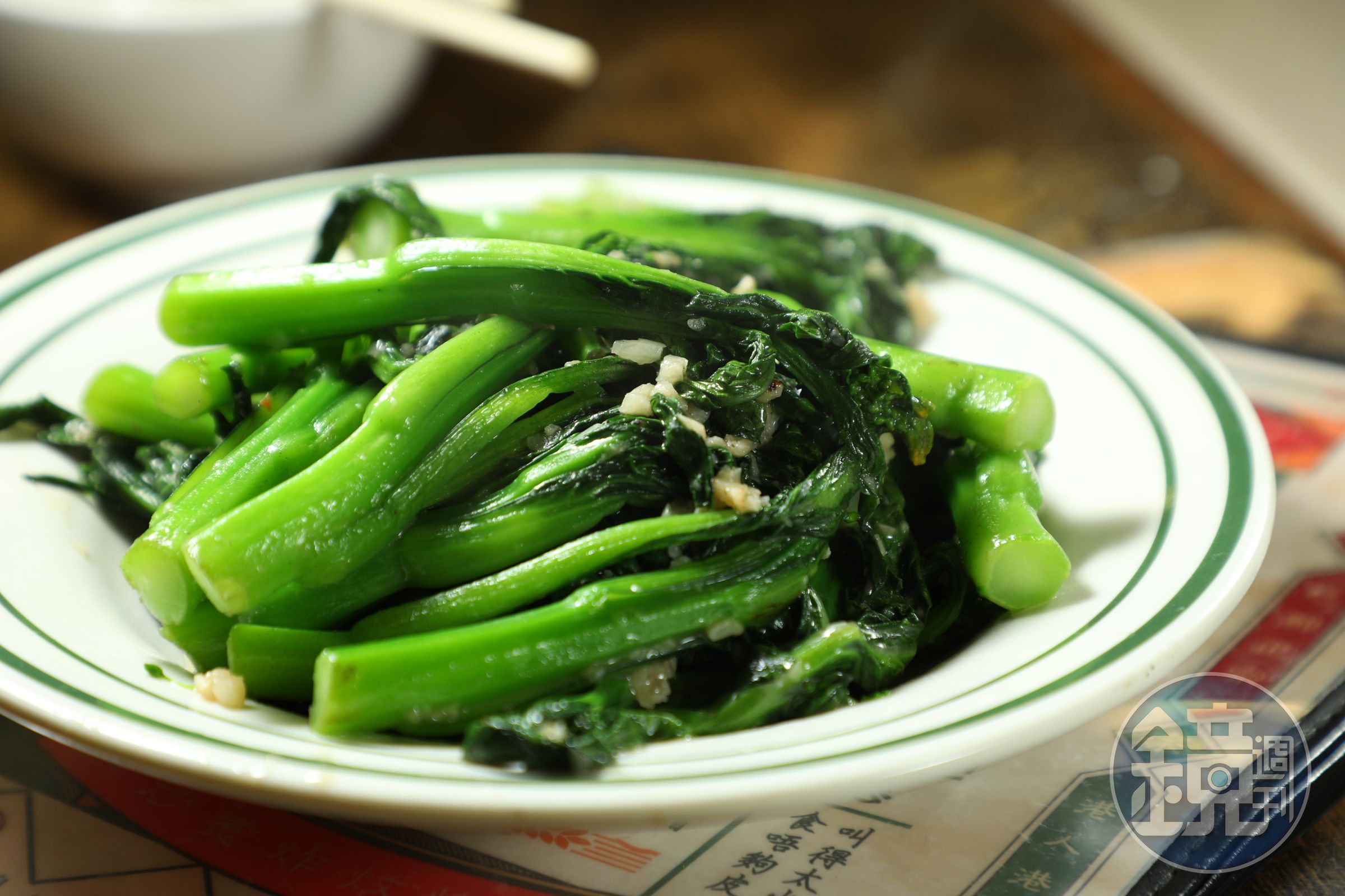 「蒜蓉炒菜心」顏色油亮翠綠，入口軟而不爛。（港幣55元／份）