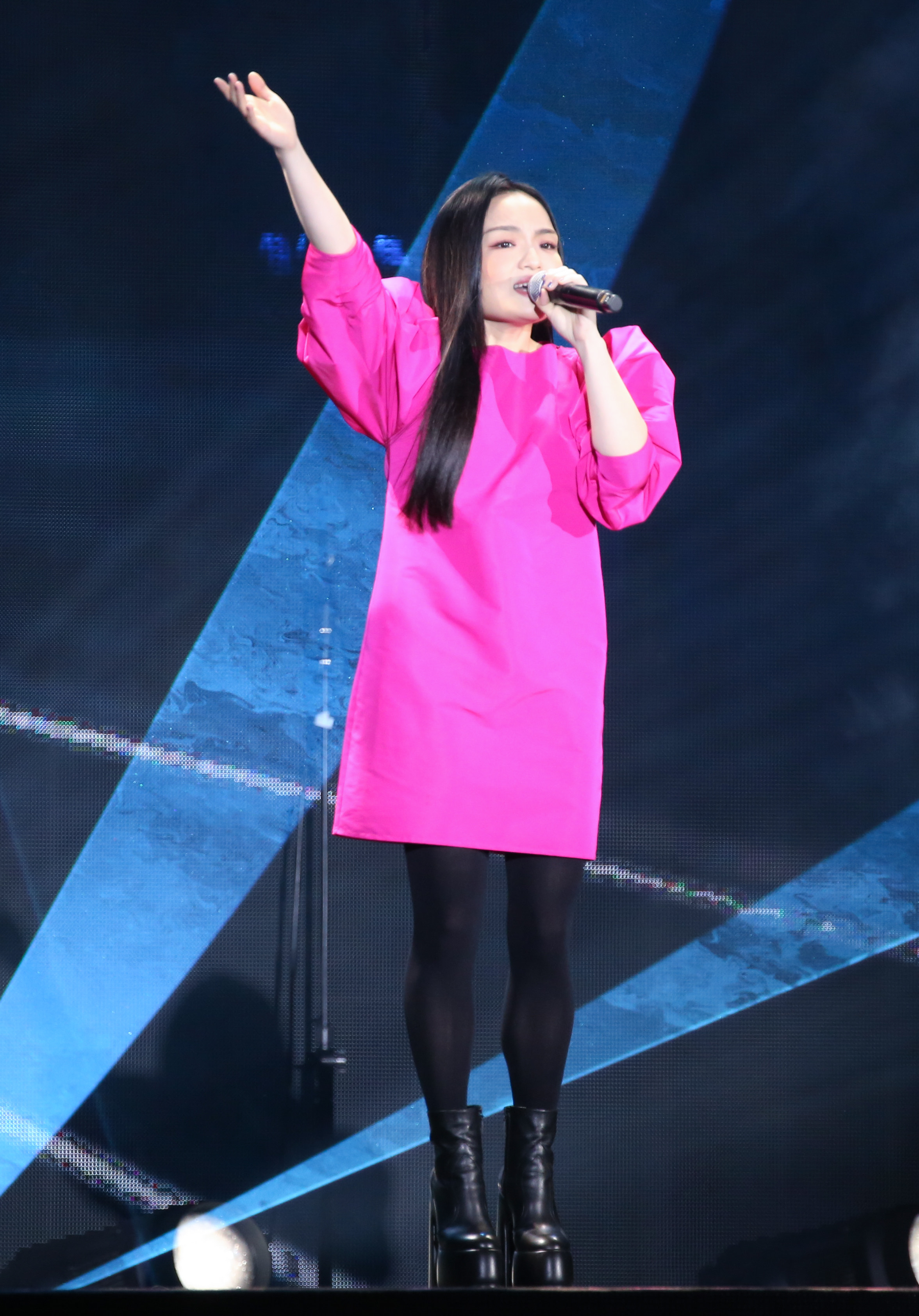 徐佳瑩個人美聲開唱。