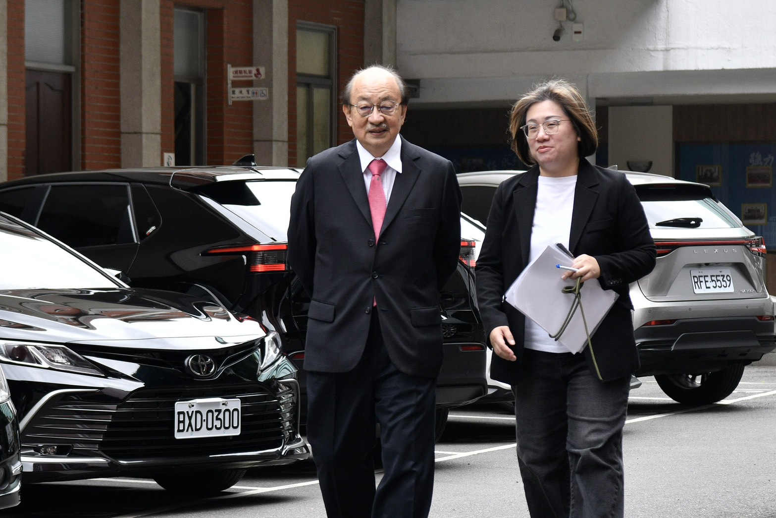 立委開議成護身符！柯建銘拘提被撤銷　受訪喊「我和律師都沒收到傳票」