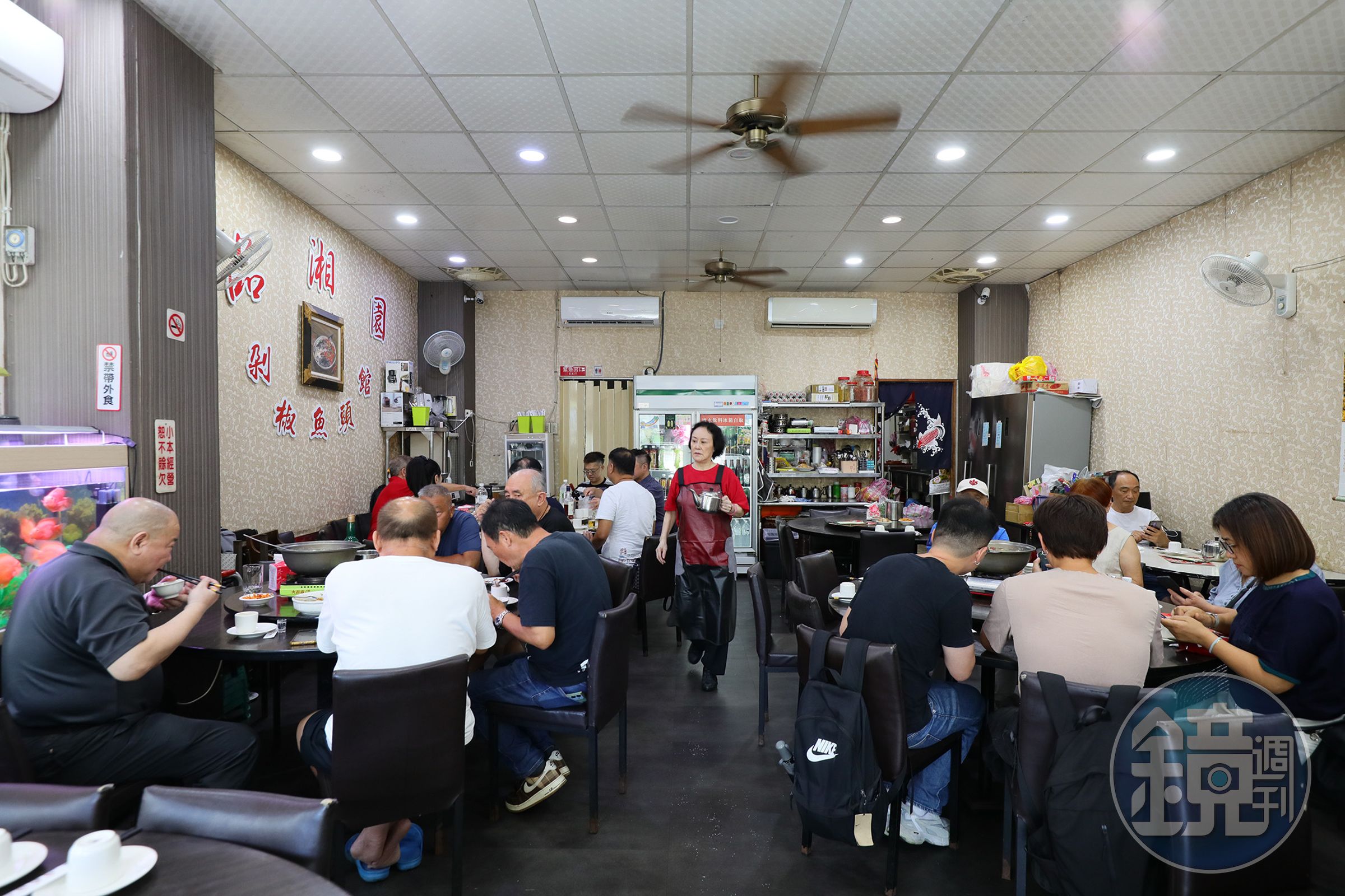 品湘園的座位數不多，午間跟週末時段的生意相當好，建議用餐前先訂位。