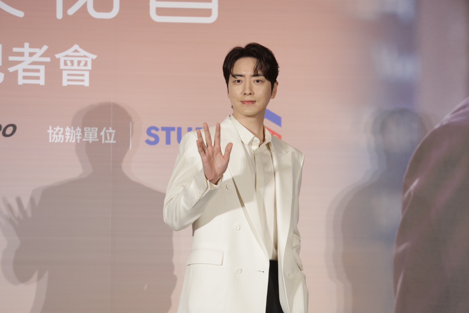 韓星李浚赫出席《我的完美秘書》訪台記者會，告白自己從李安導演作品獲得許多啟發。