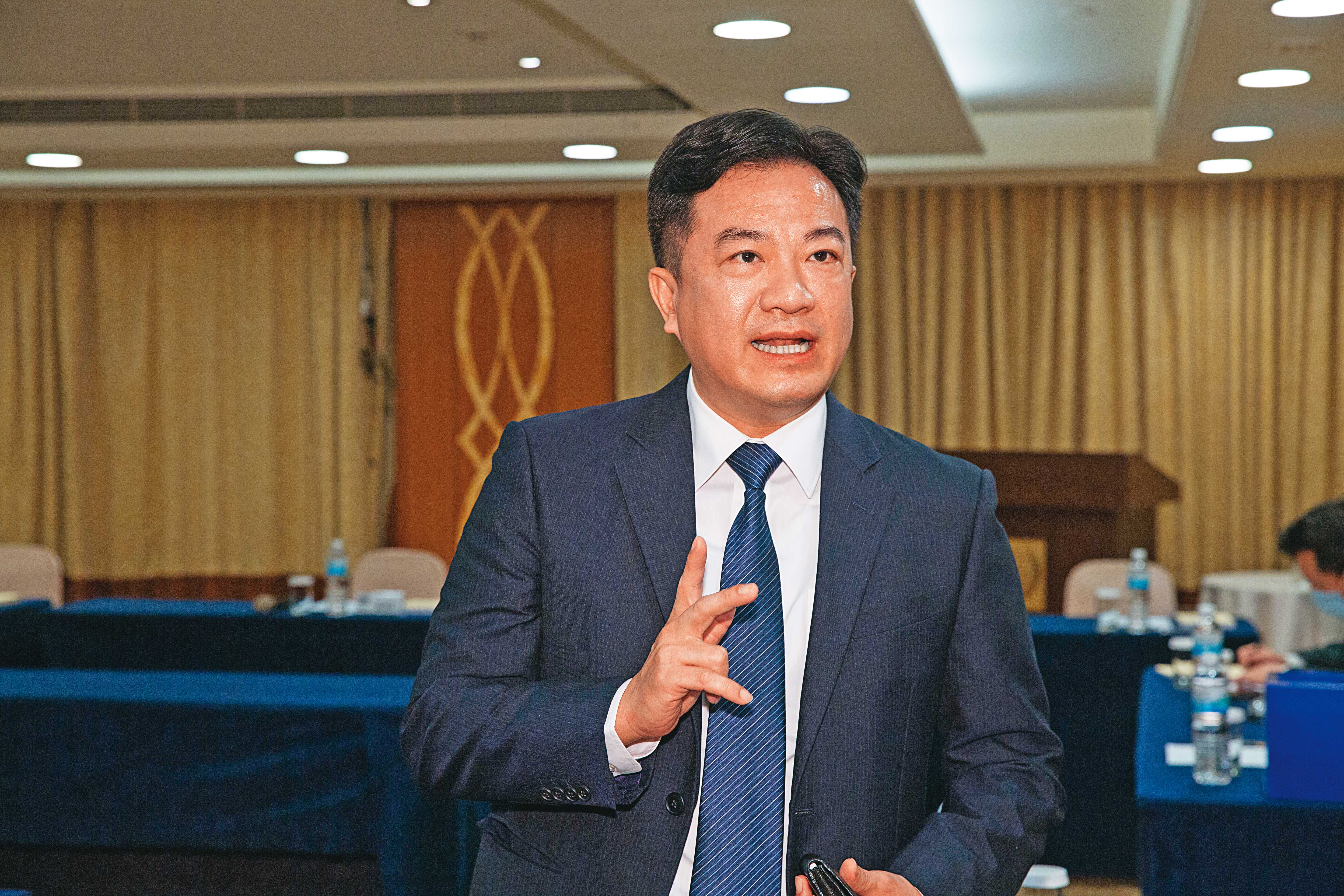 桓鼎爆發掏空案至今，張建智未回台面對，強調在中國保全崇佑資產安全。