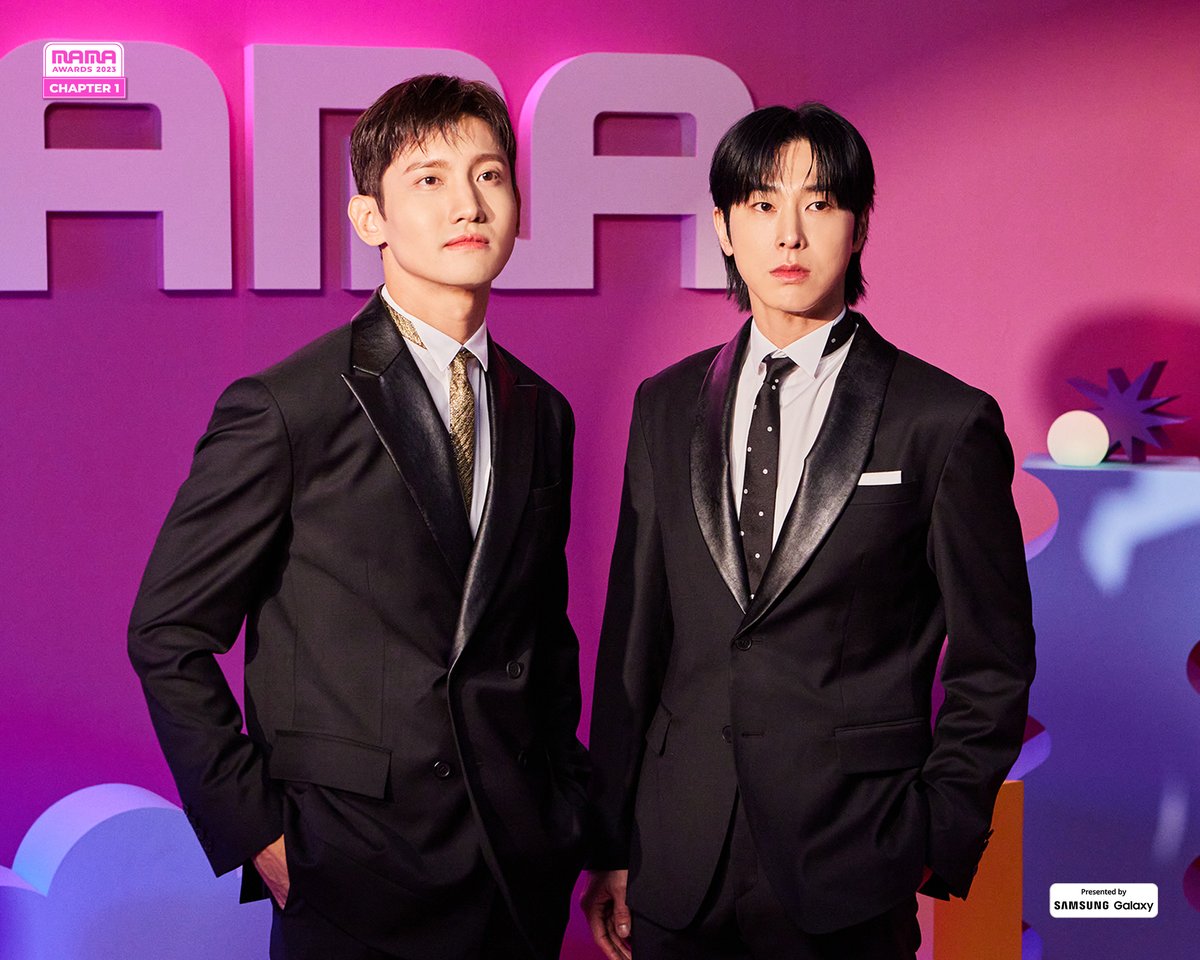 東方神起瑜鹵允浩（右）和最強昌珉相隔4年多將再來台灣與仙后（粉絲名）見面。（翻攝MAMA AWARDS X）