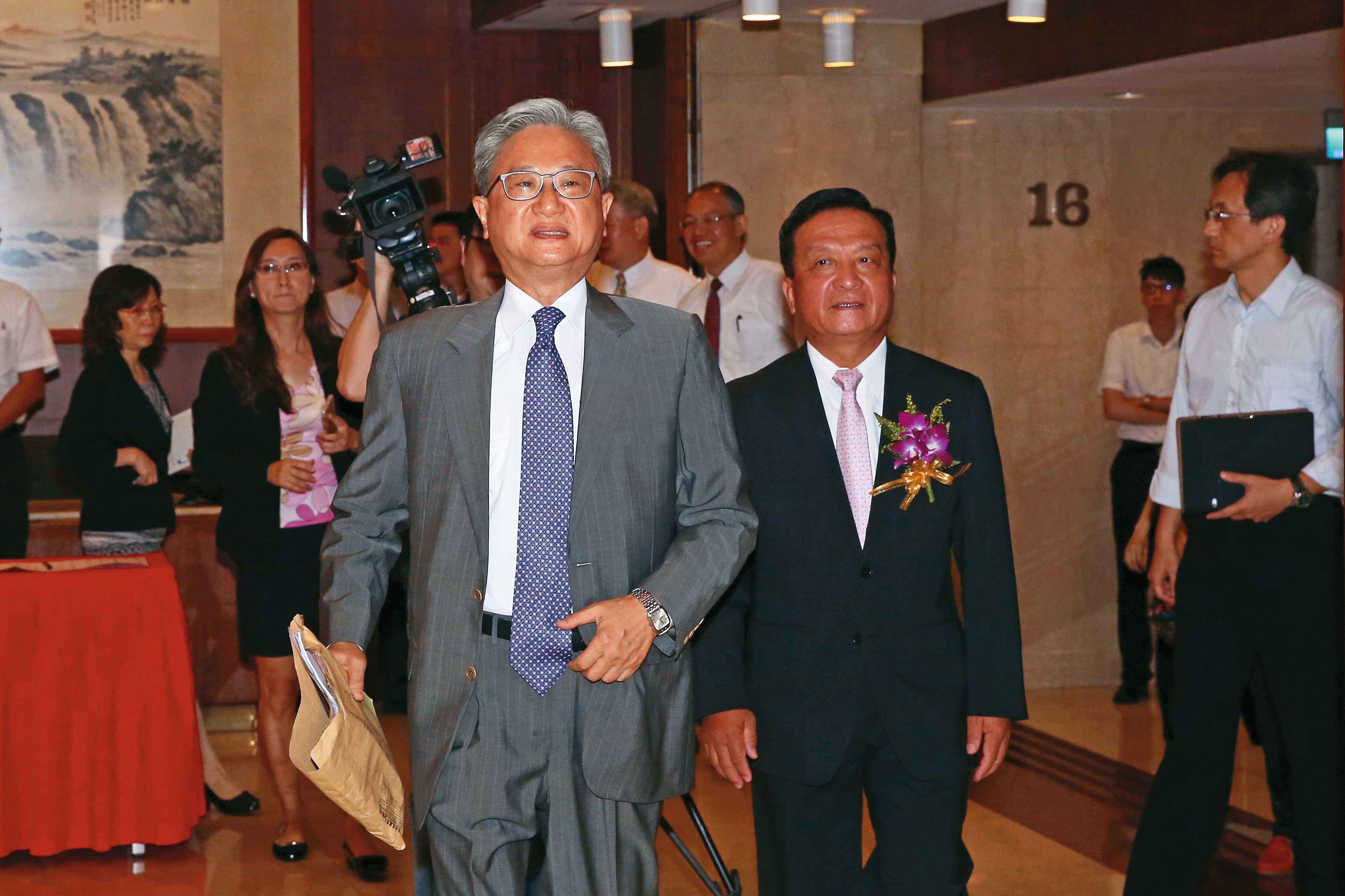 吳東昇（圖）原以為勝券在握，未料半途殺出吳東亮這位程咬金。