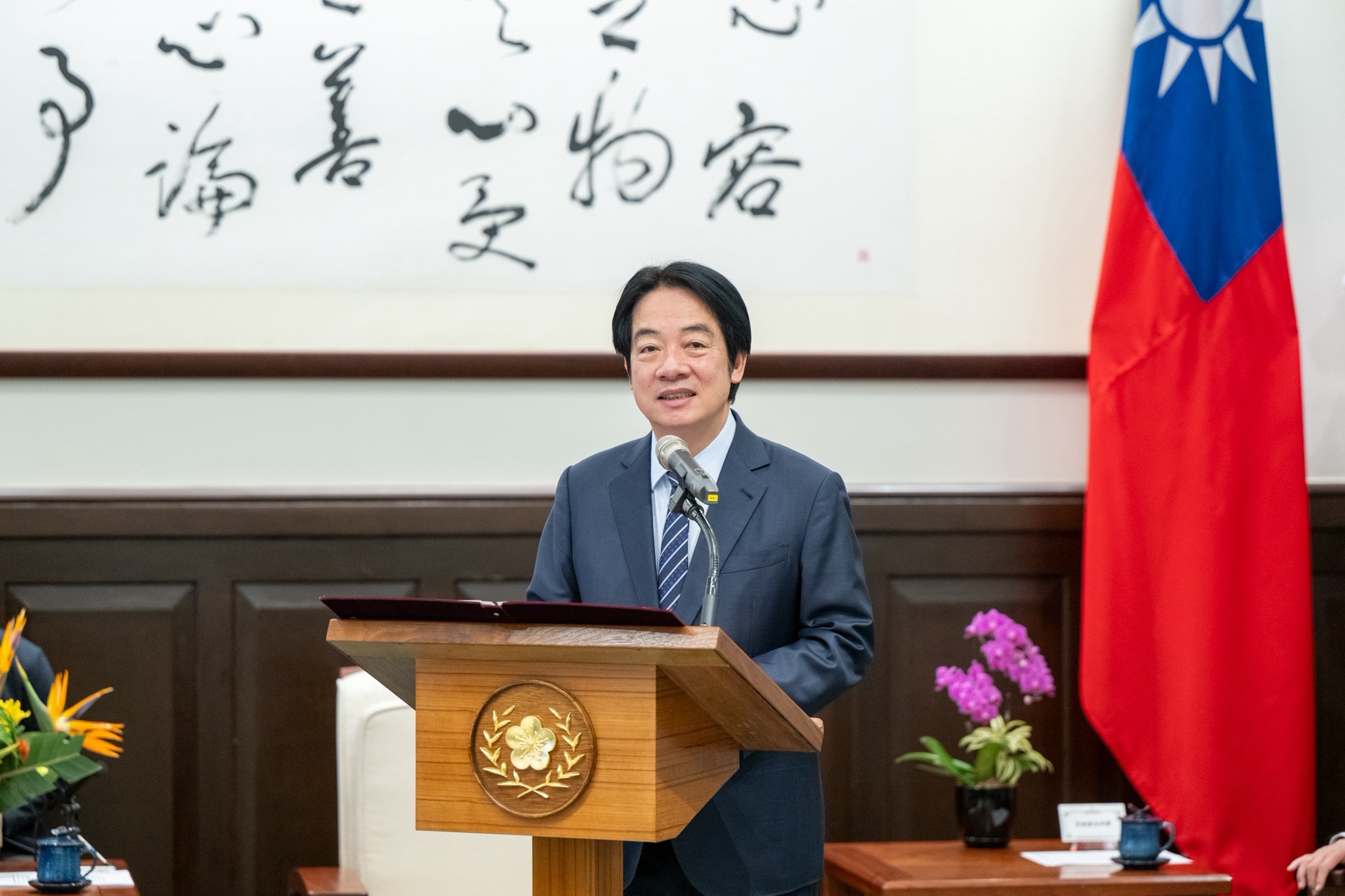 總統賴清德、副總統蕭美琴以及行政院長卓榮泰均高度關切災情，3人將以個人身分各捐贈新台幣20萬元賑災。（總統府提供）
