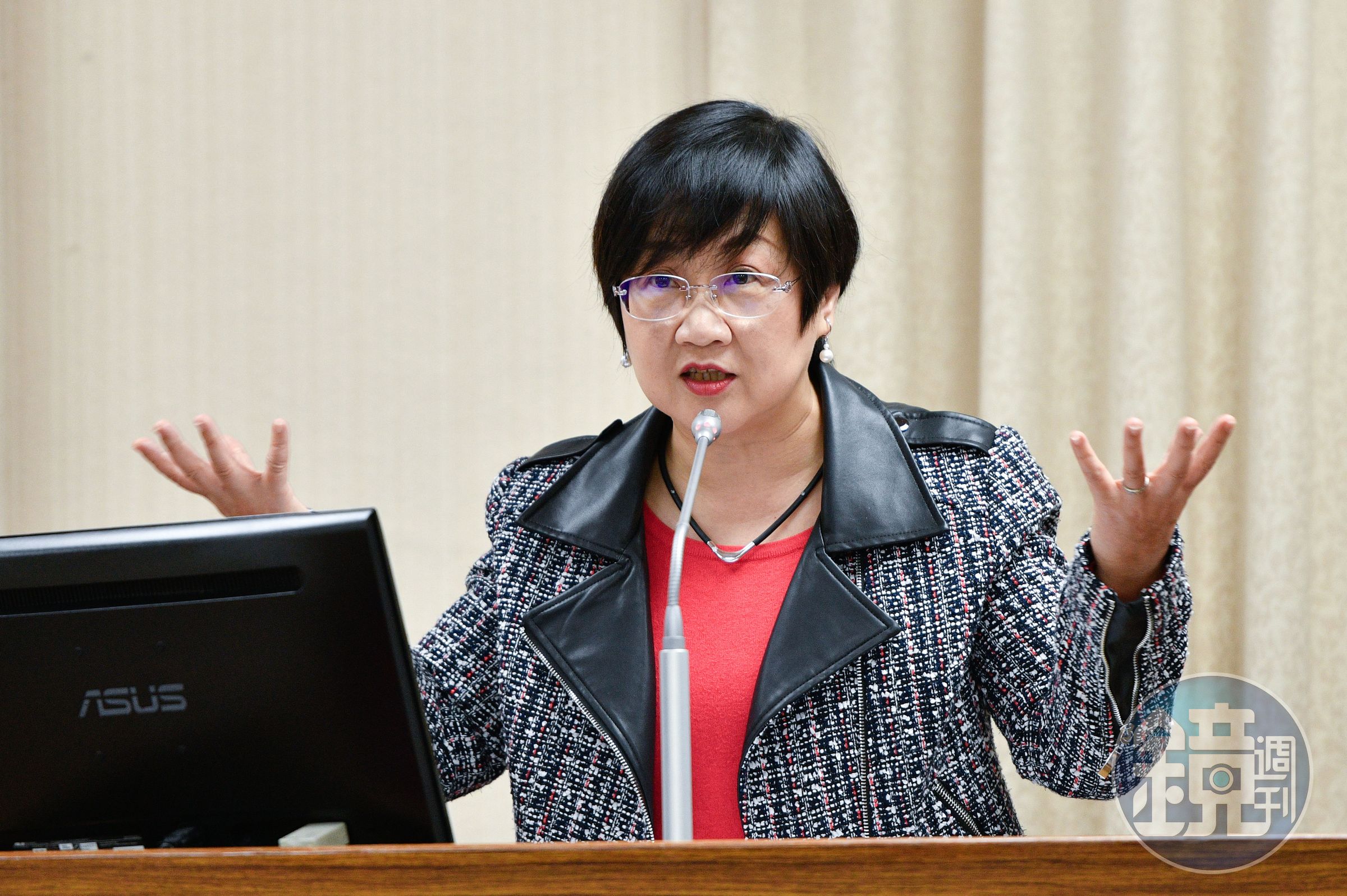 徐佳青今年6月出訪巴西,期間到巴西南部2家台商公司參訪,遭爆逼迫身體不適的同仁隨行出差,導致他返家後隔天猝逝。(本刊資料照)
