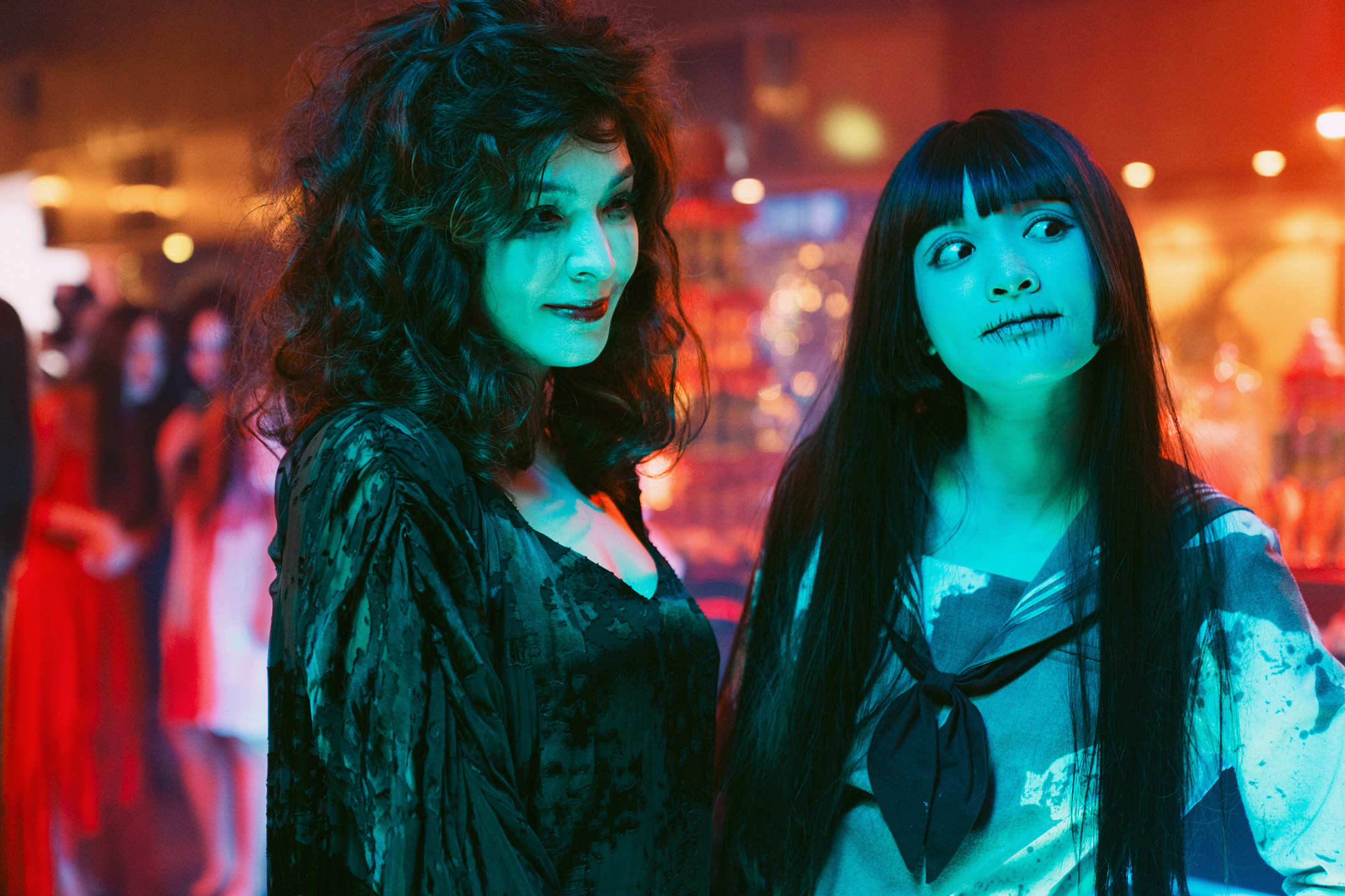 張榕容與王淨在片中一個是曾經輝煌的鬼后，一個是魯蛇鬼，兩人互動既有笑料卻也很溫馨。（牽猴子提供）