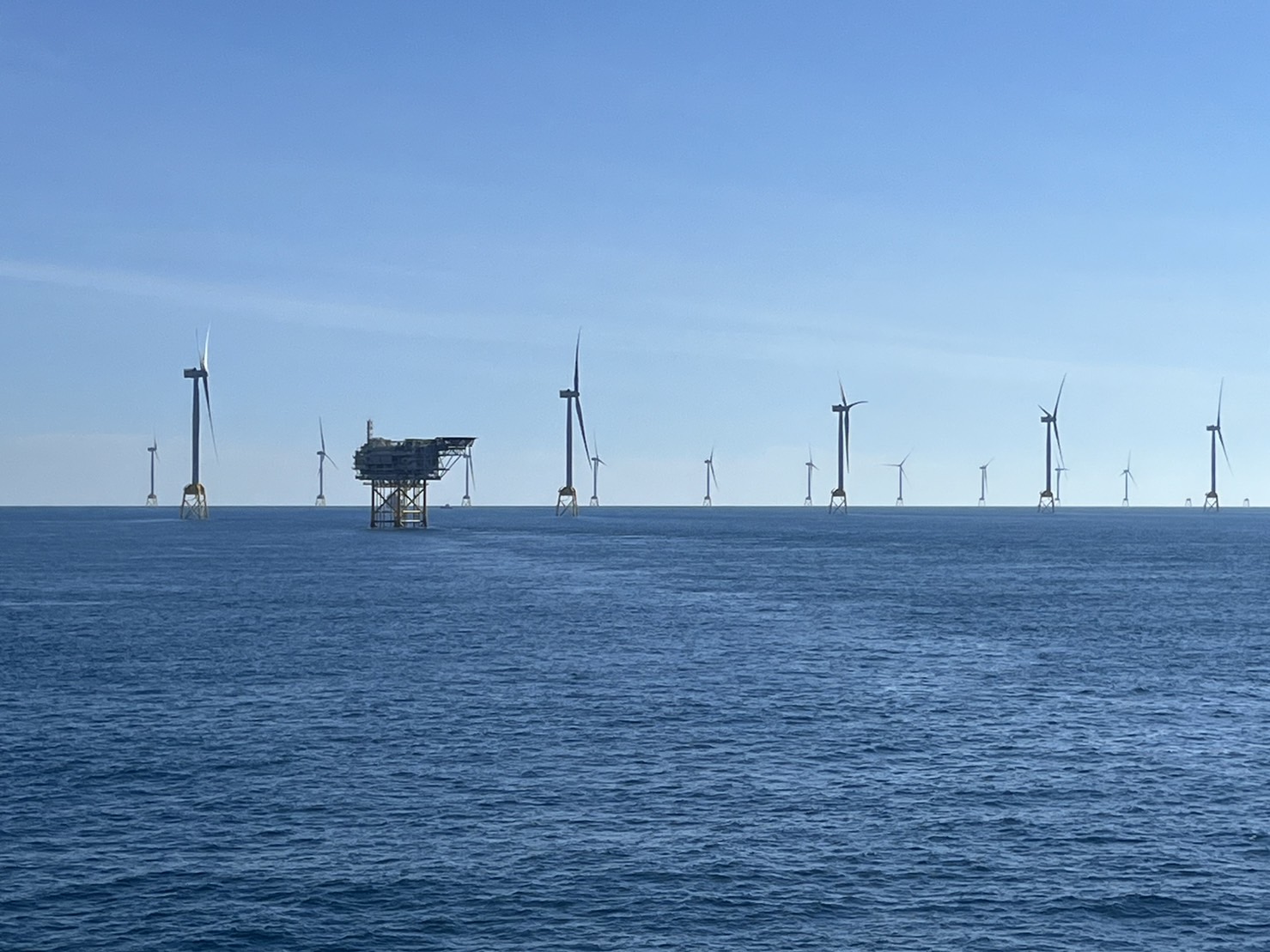 不少離岸風電開發商因為深陷3-1泥沼，近期紛紛跳出來呼籲經濟部應該展延3-2的結標時間，否則3-1若與3-2連環爆，後果將不堪設想。（資料照）