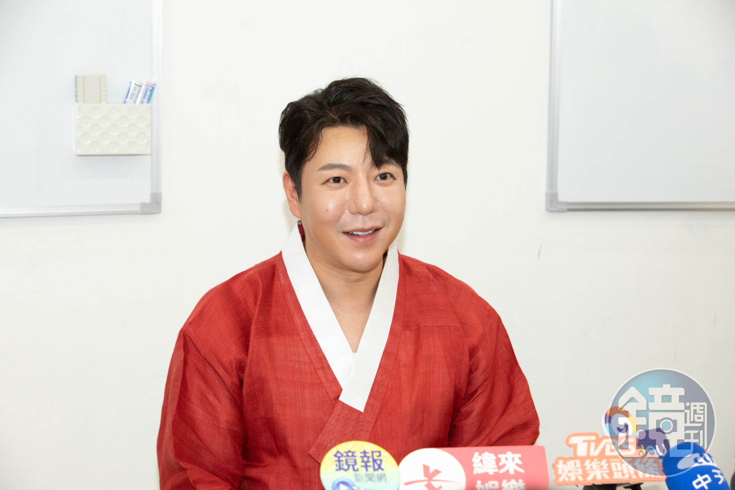 尹大滿透露自己7歲便收到神明召喚、開了「神口」,一路抗拒多年後,仍決定接受成為巫師的天命。