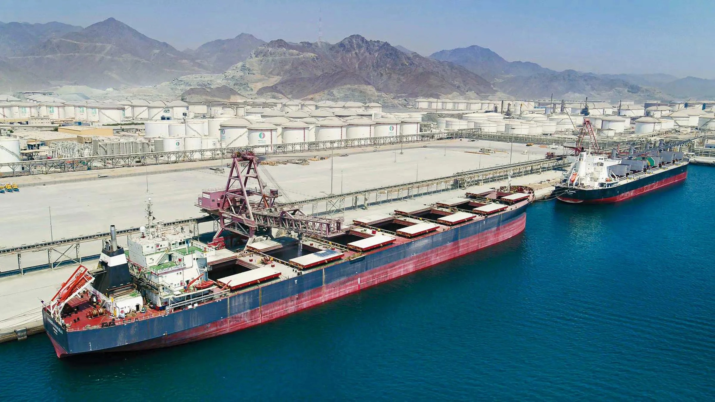 伊朗宣布荷姆茲海峽全面開放。（翻攝阿聯酋富吉拉港官網）