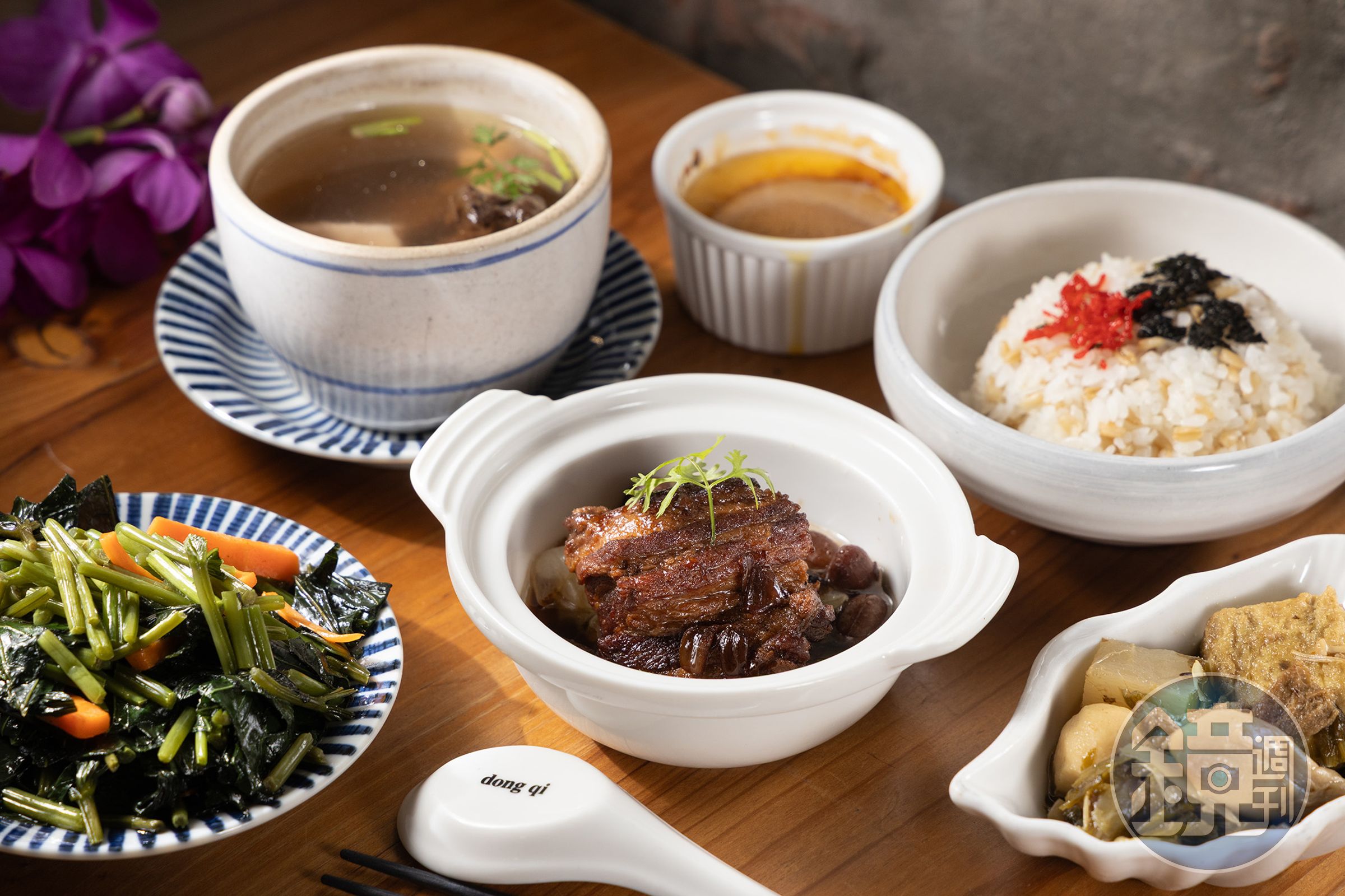 「客家九品封肉」套餐能吃到客家滷菜、花生豆腐等運用在地食材製作的菜餚。（380元／份）