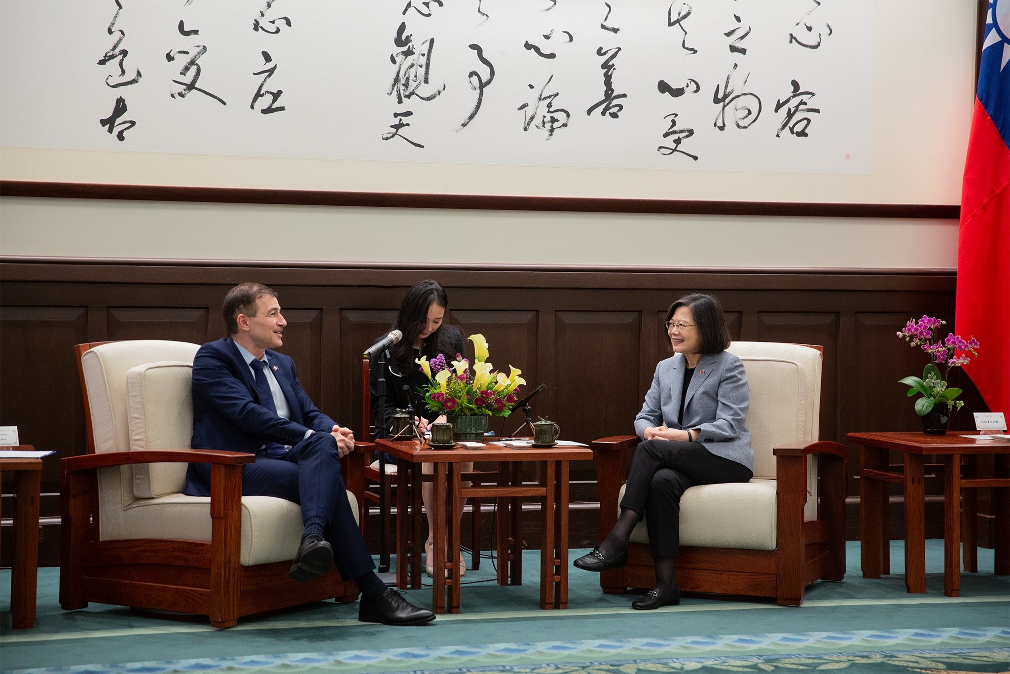 蔡英文（右）接見柯契夫。（總統府提供）