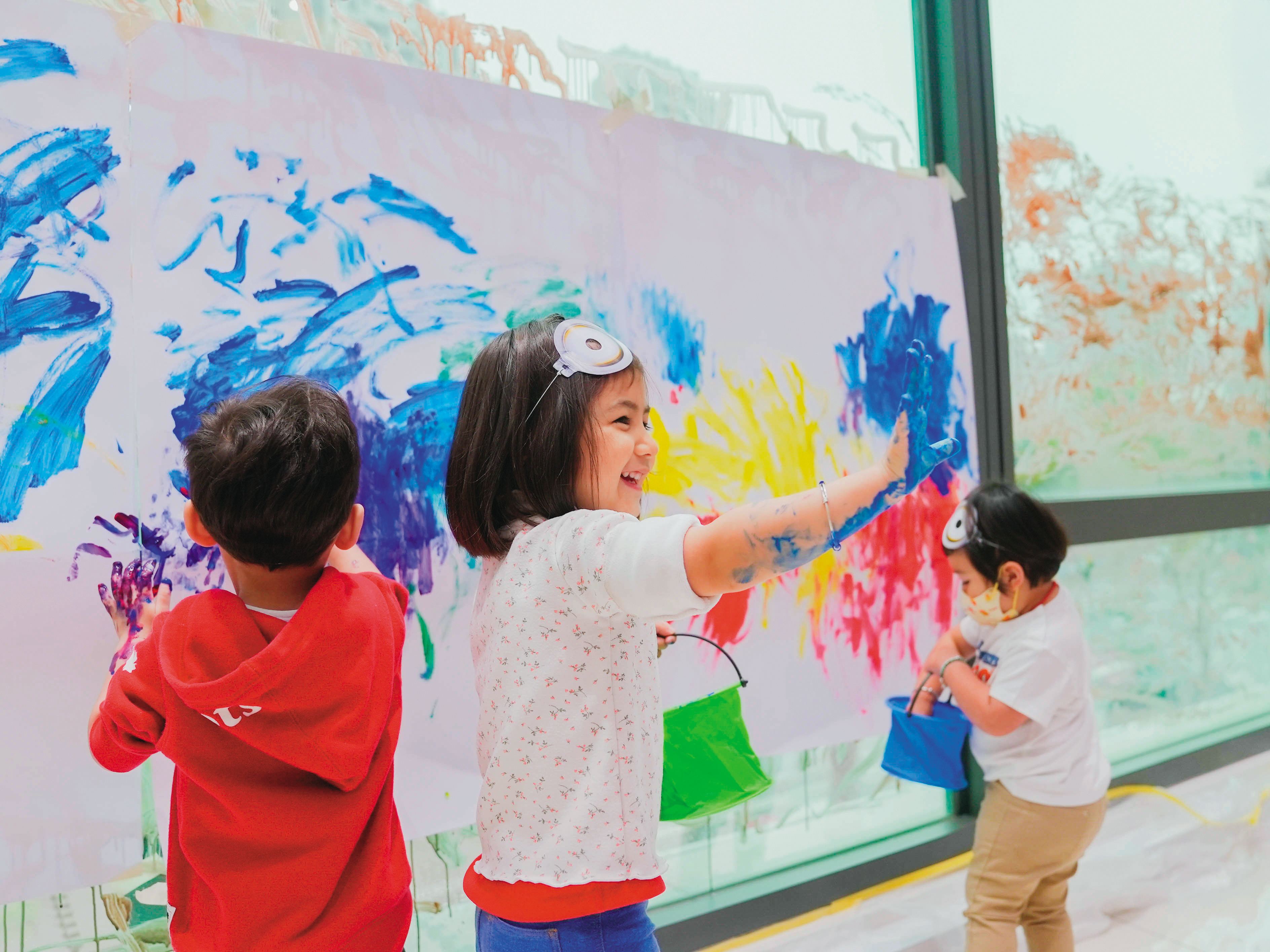 明亮空間舉辦的店內體驗活動，讓小朋友熱情參與。（孩子玩伴提供）