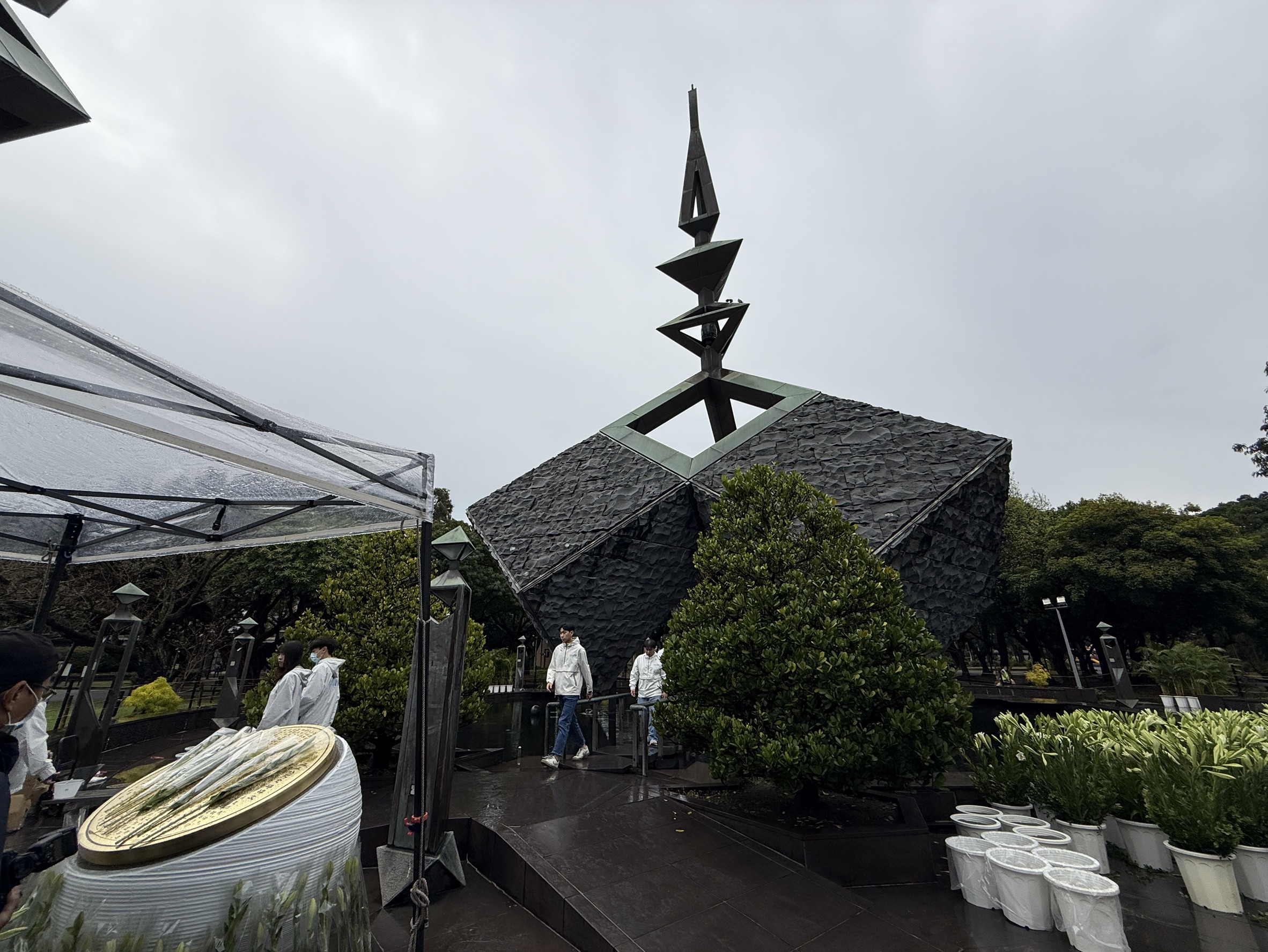 陳沂認為台灣人需要的是從中記取教訓,而非多年後繼續炒作歷史仇恨,甚至要後人承擔祖先的過錯。(鏡報董孟航)