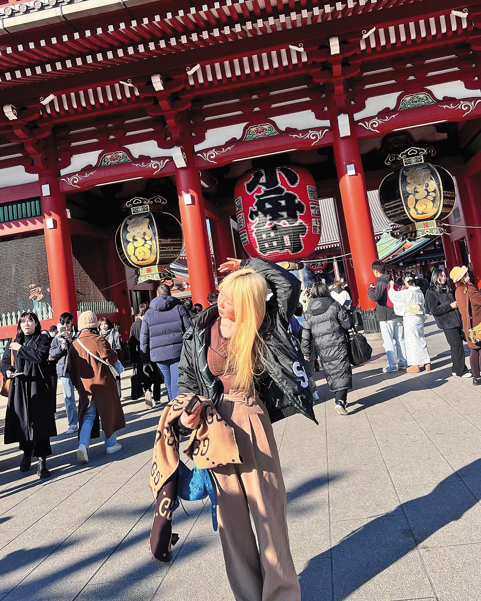 郭書瑤今年農曆年間到日本旅行，同行和掌鏡者都是春風。（翻攝自郭書瑤IG）
