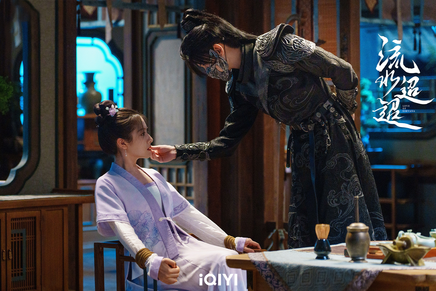 任嘉倫為查明家族被害真相，化身蒙面人，試圖擄走案件唯一活口少女李蘭迪。（愛奇藝國際站提供）