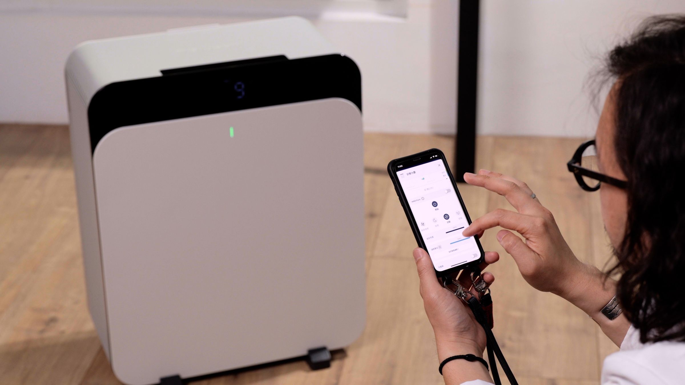 用戶可以透過Blueair APP設定返家模式，回家前自動啟動清淨機，讓你一進門就擁抱新鮮空氣。