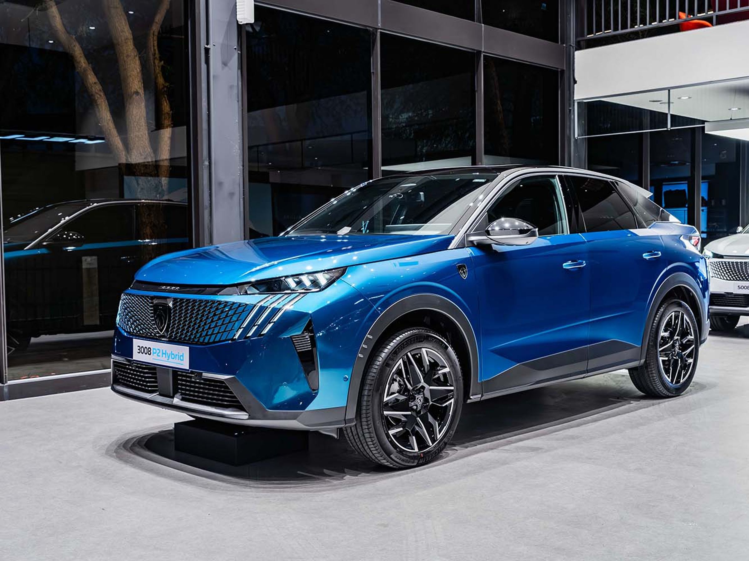 新年式PEUGEOT 3008 / 5008 GT 車型導入價值超過 12 萬元之 NAPPA 頂級皮革跑車座椅。