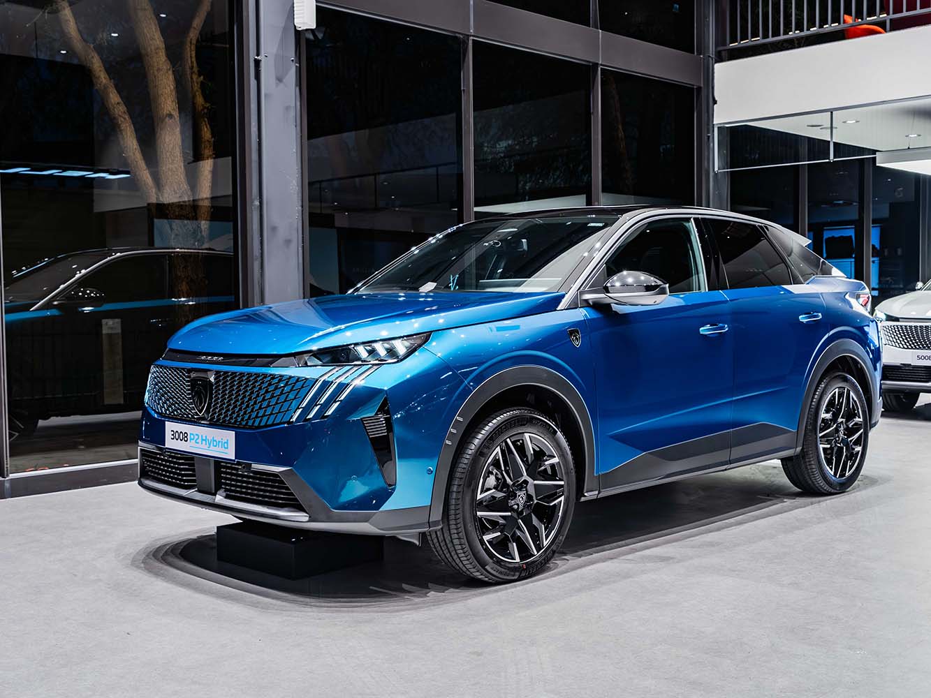 新年式PEUGEOT 3008 / 5008 GT 車型導入價值超過 12 萬元之 NAPPA 頂級皮革跑車座椅。