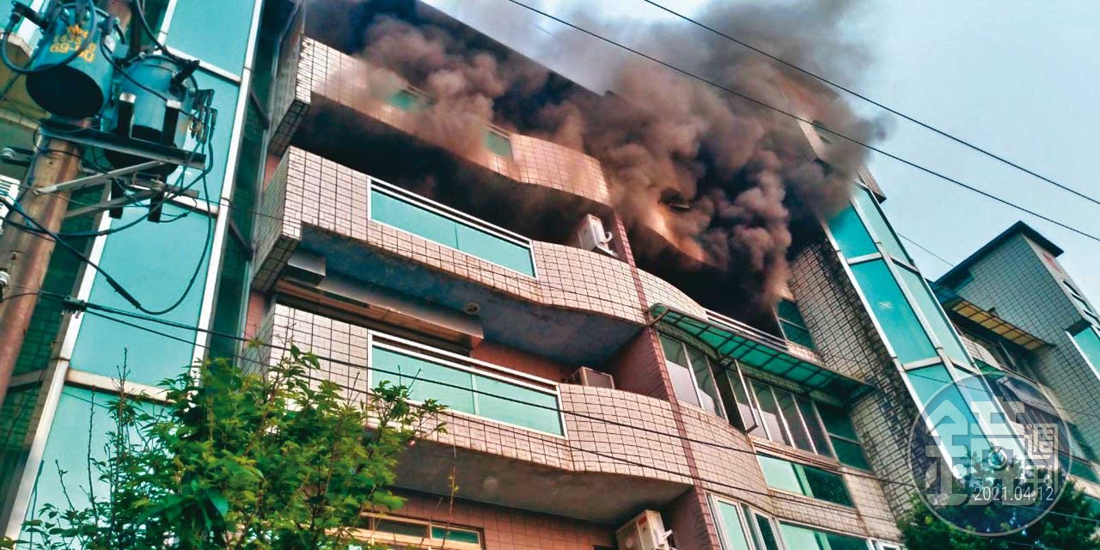 安親班發生火災後，火勢迅速波及4戶鄰房，損失慘重。（讀者提供）