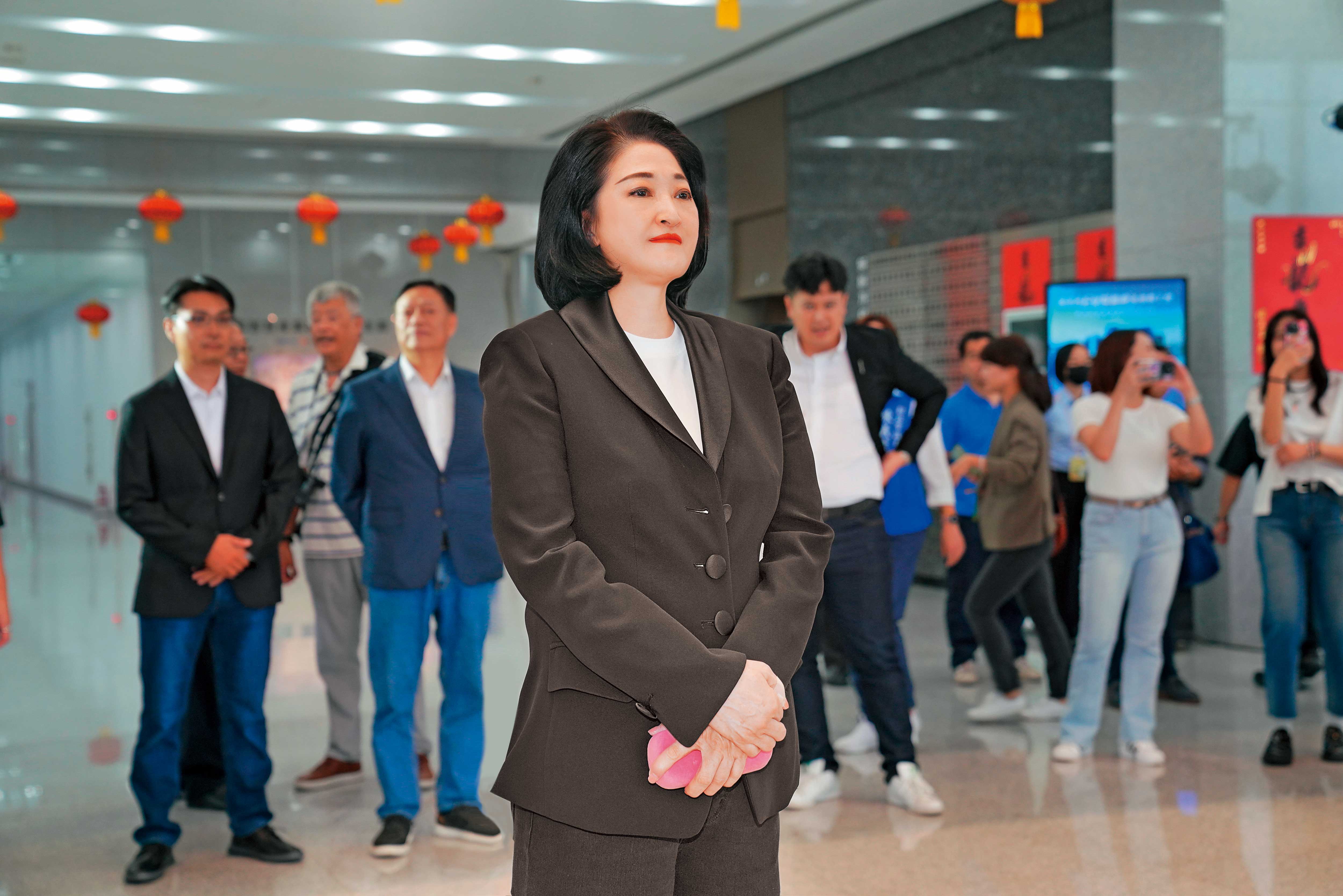 中華車引進的MG品牌因「中國因素」遭經濟部國產化新制重擊，陷入無車可交窘境，大家長嚴陳莉蓮下令年底前團隊自製率須達標。