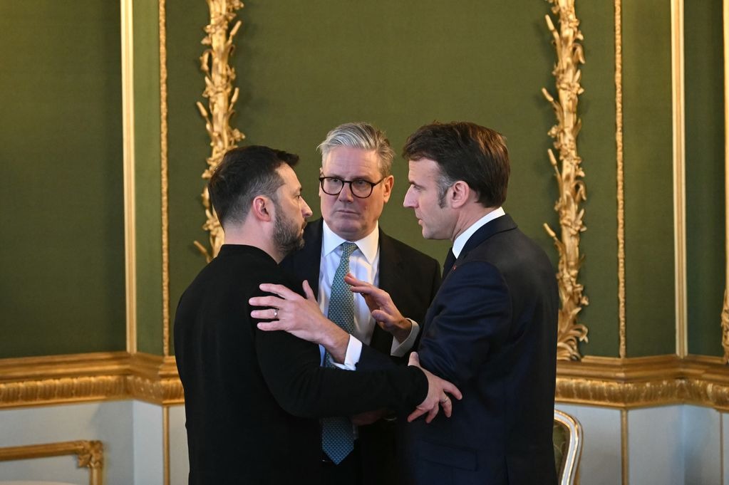 英法給澤連斯基「取暖」！主推烏克蘭維和停戰一個月，不包括地面戰。（翻自《每日星報》）