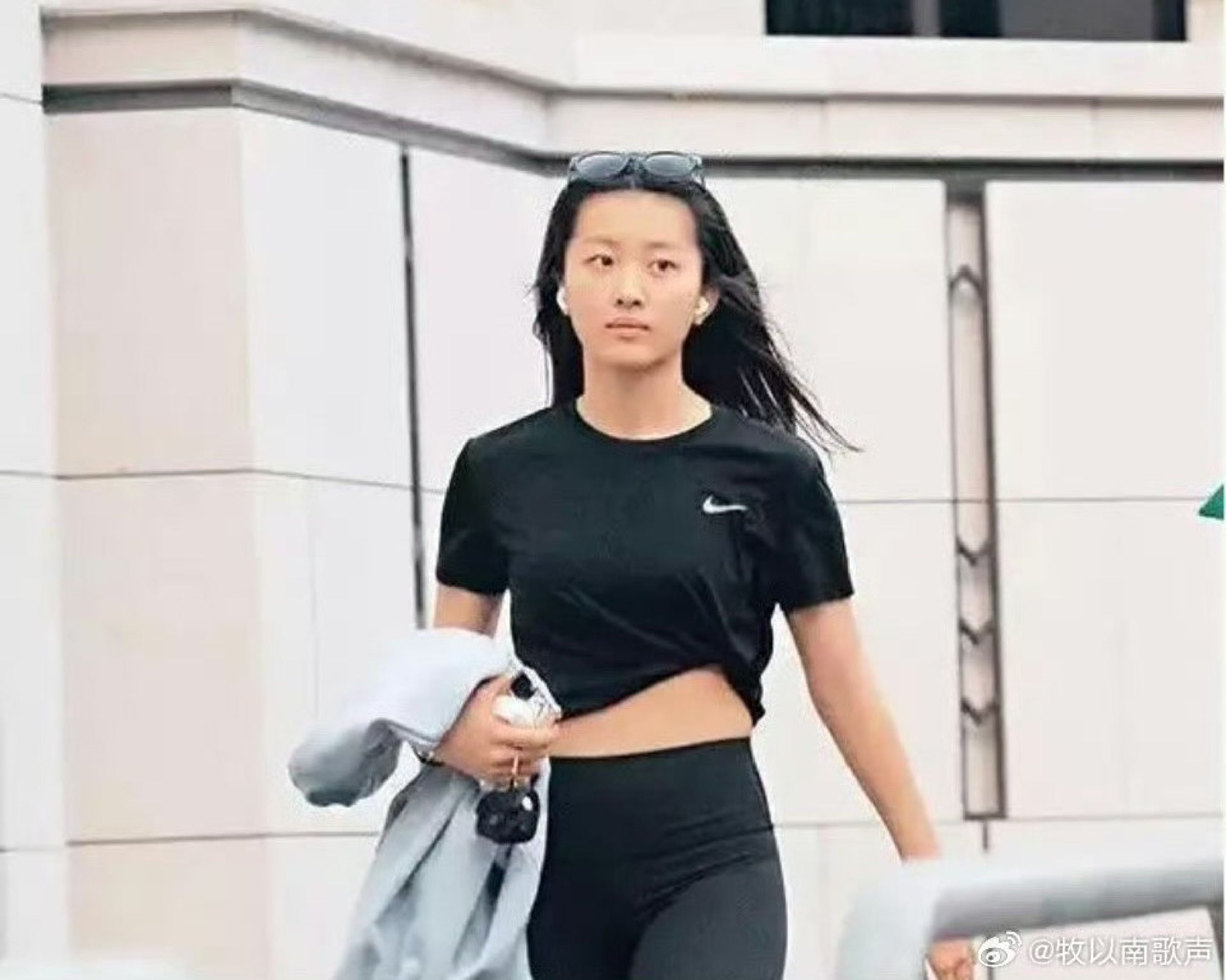 陳奕迅與老婆徐濠縈的獨生女陳康堤，傳出即將出道的消息。（翻攝自微博）
