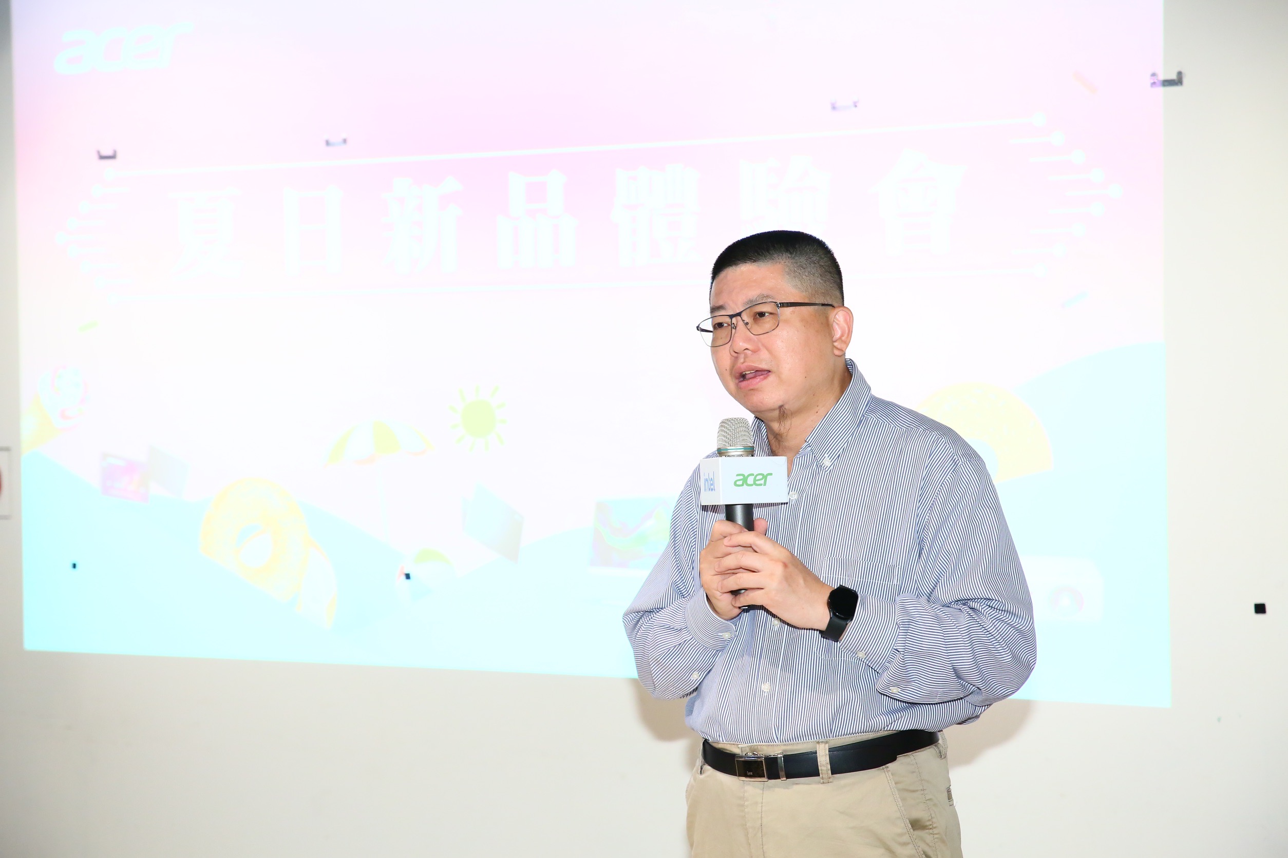 宏碁台灣區營運長張世欣認為，微軟新定義Copilot+ PC雖可直接用AI快速生成文字和圖片，但比較偏向創作者市場，消費者市場需再教育。