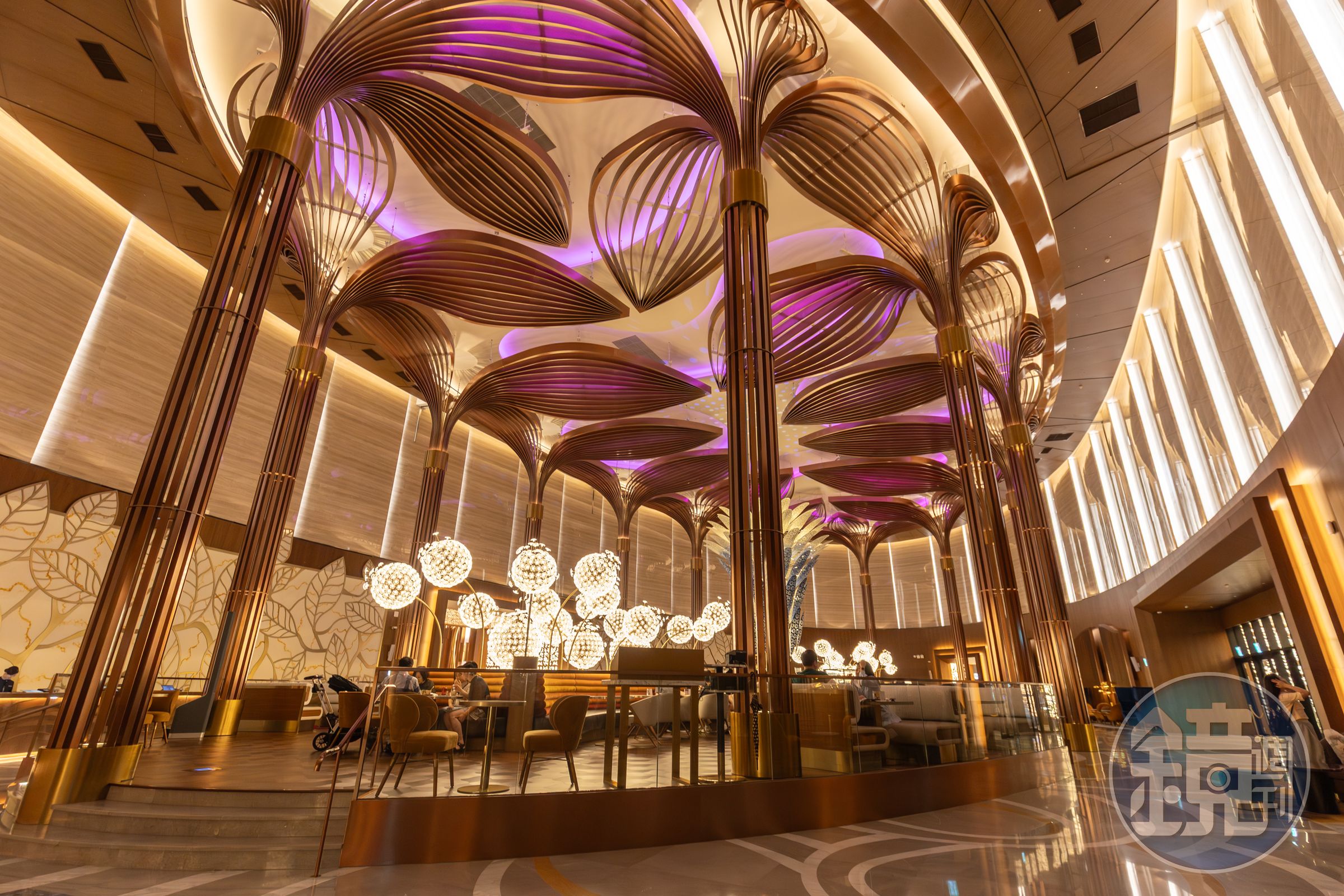 「INSPIRE Entertainment Resort」設有翠林樓、輝映樓與海洋樓3棟住宿空間，共1,275間房。