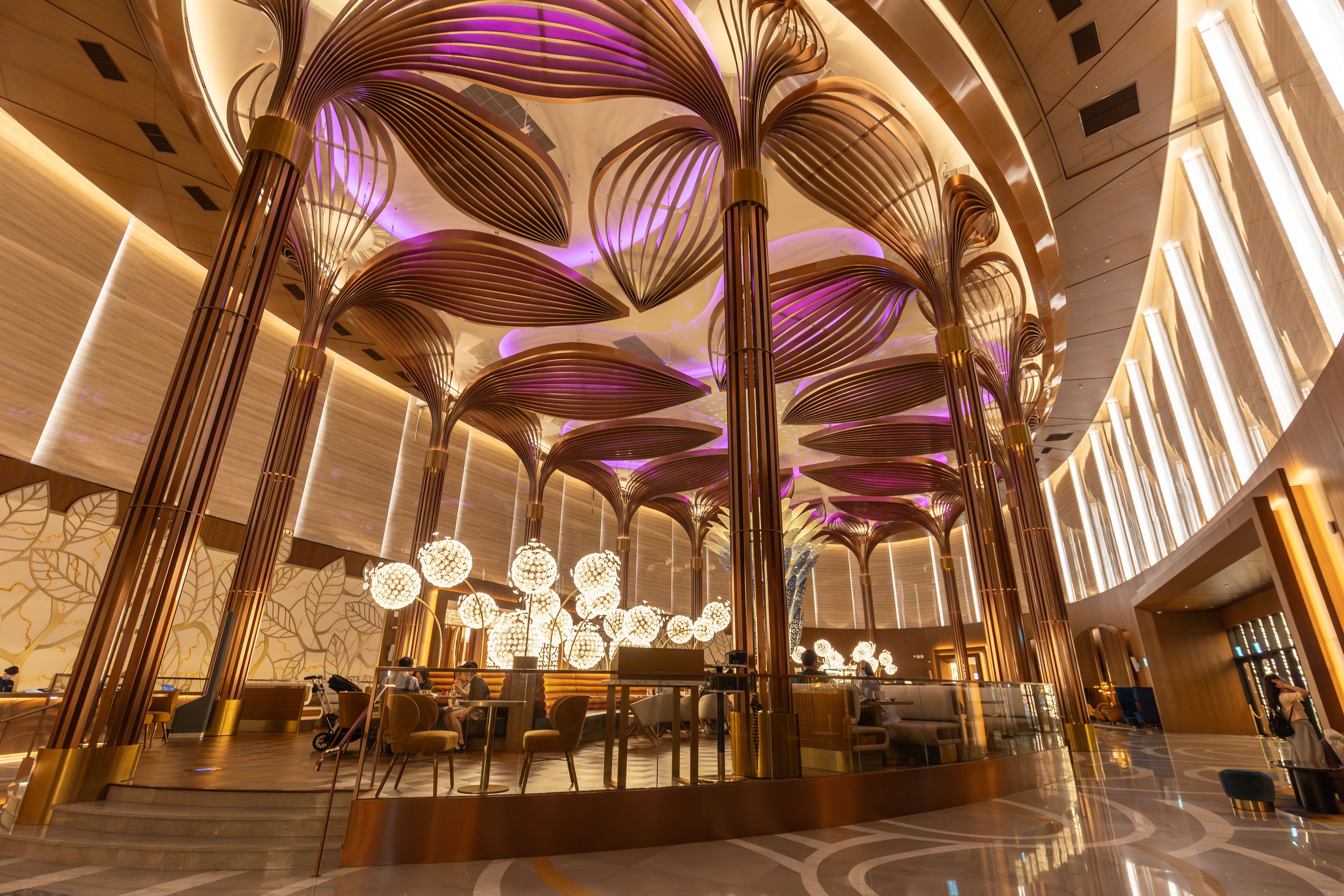 「INSPIRE Entertainment Resort」設有翠林樓、輝映樓與海洋樓3棟住宿空間，共1,275間房。