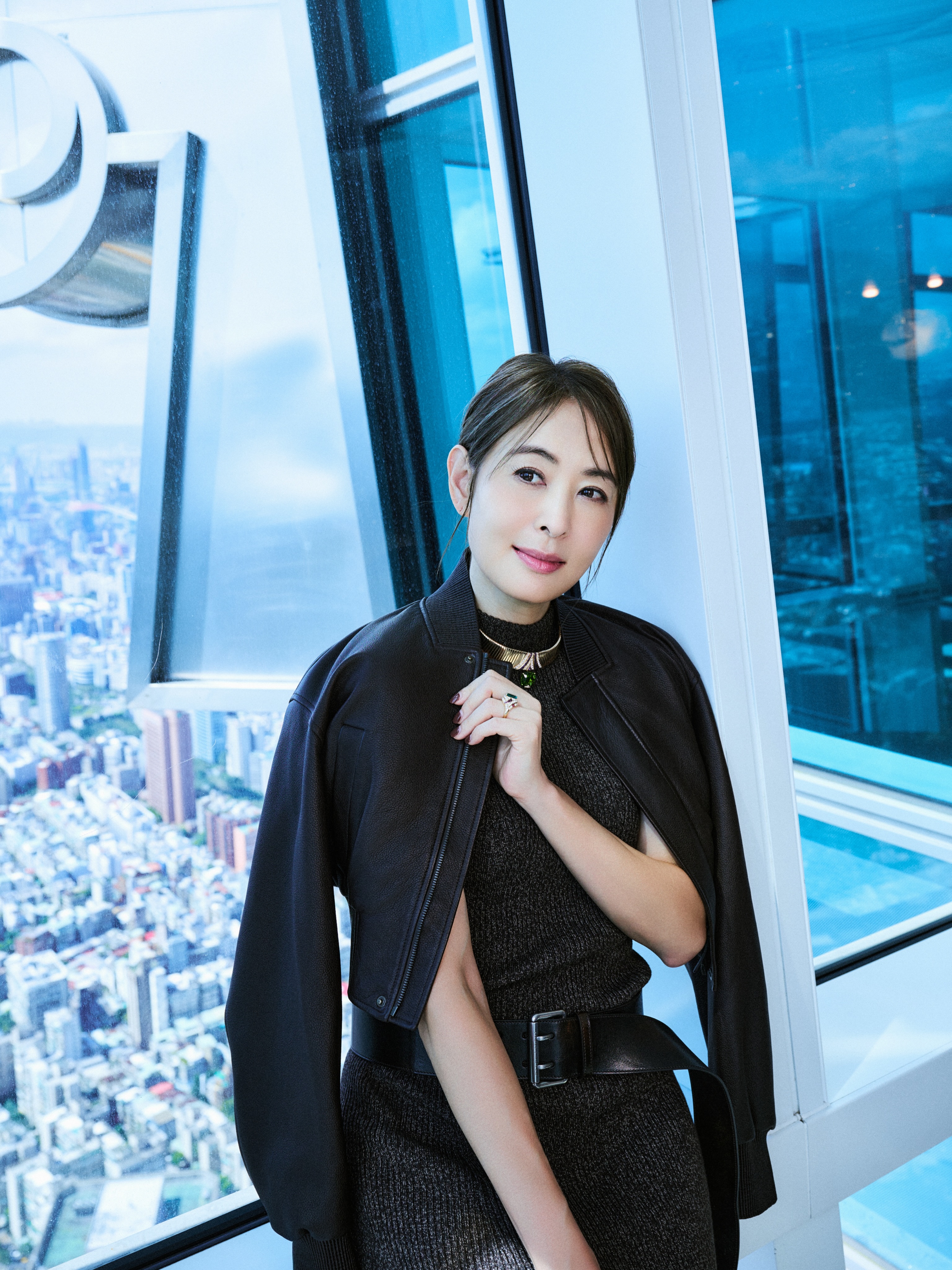 賈永婕今日穿搭為Bvlgari珠寶、Gucci、Ralph Lauren的服裝。（翻攝Threads@janet_chia_）