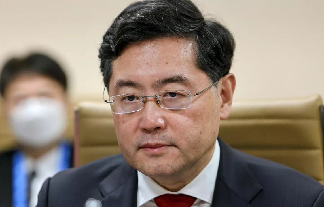 中國前外交部長秦剛被爆出遭貶為官方出版社低階職員。（翻攝微博）