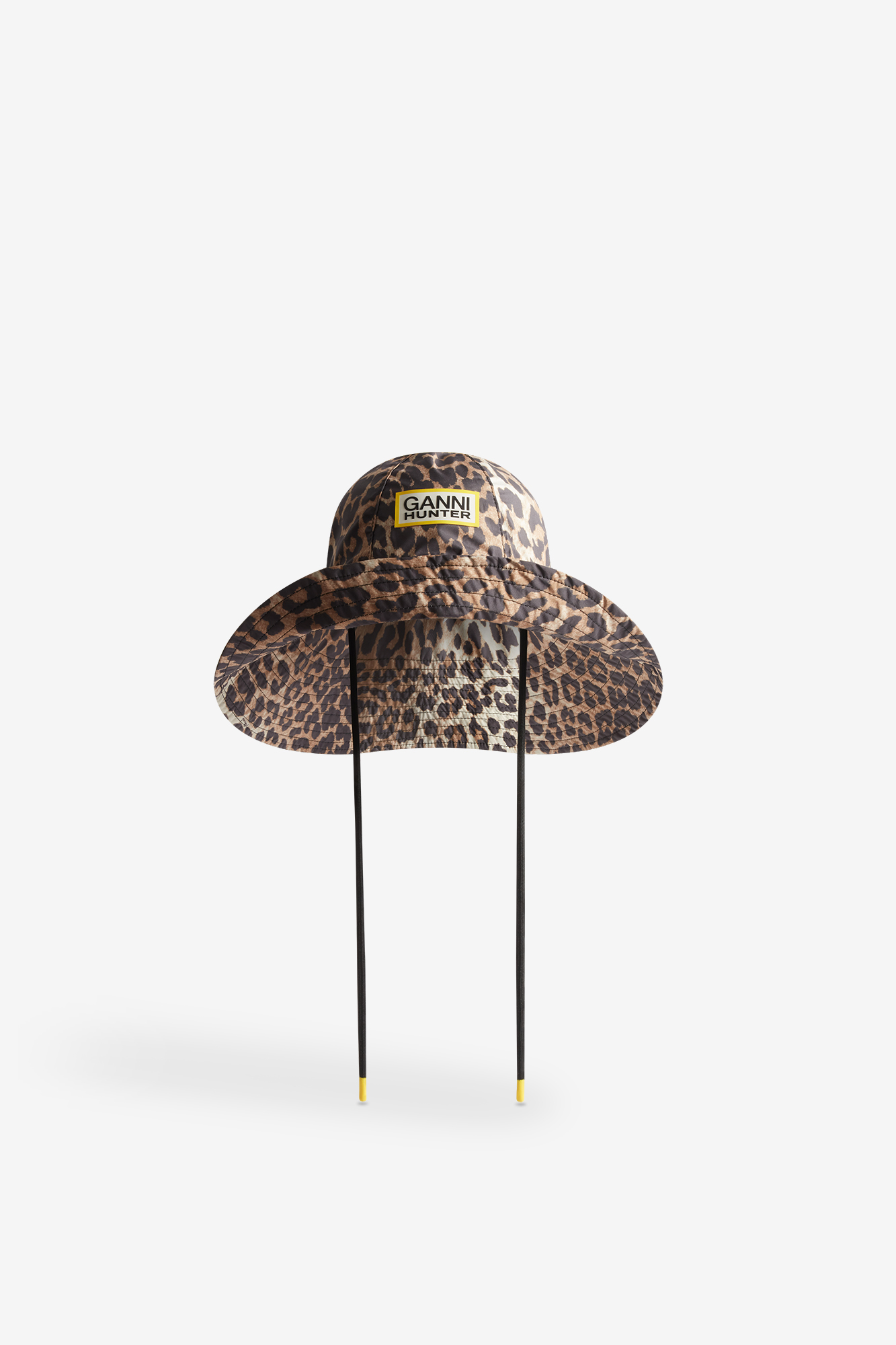 GANNI X HUNTER豹紋防水漁夫帽。NT$7,800（惇聚提供）