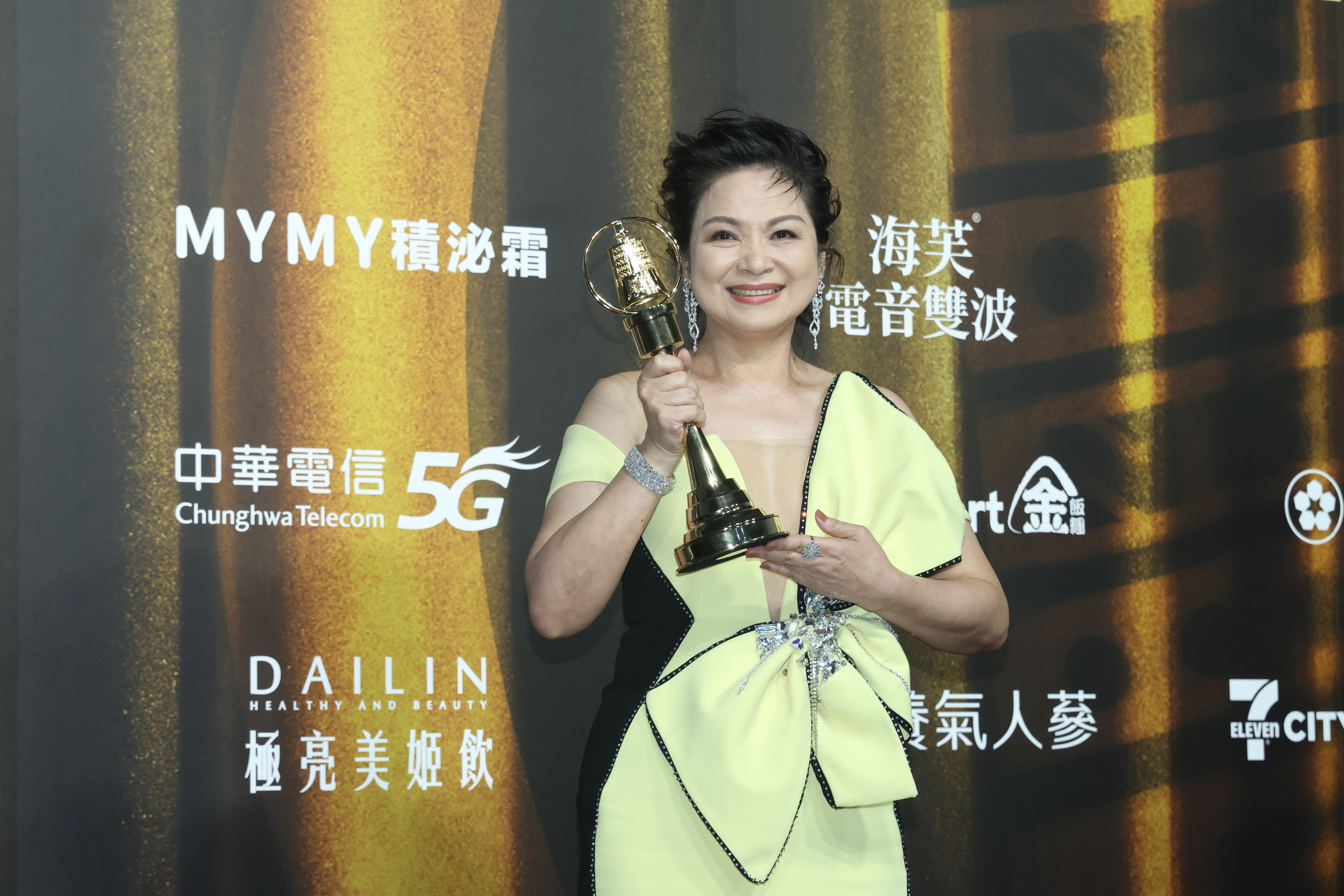 楊貴媚以《有生之年》中母親的角色，獲視后。