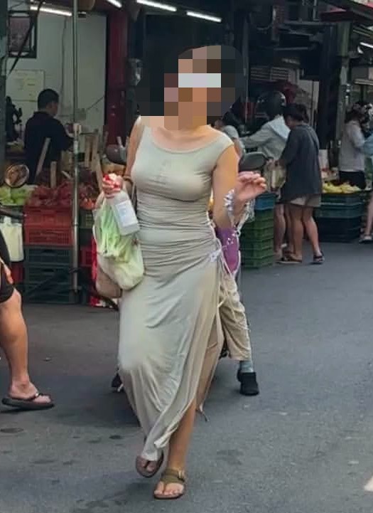 鄭女被民眾目擊多次持酒精罐朝陌生人噴灑。