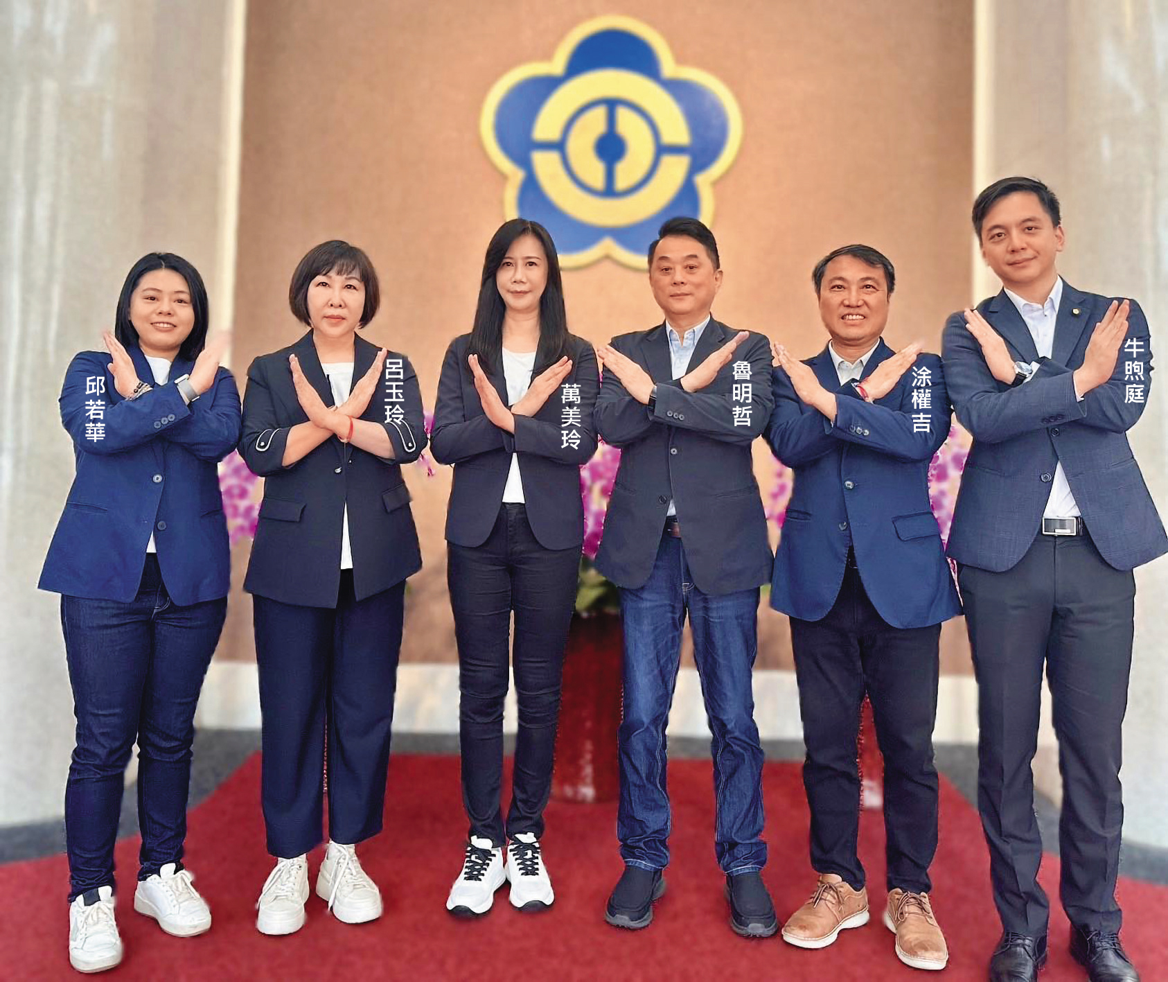 桃園6區立委、市長、議長都是國民黨籍，一片藍天讓罷團陷入苦戰。（翻攝萬美玲臉書）