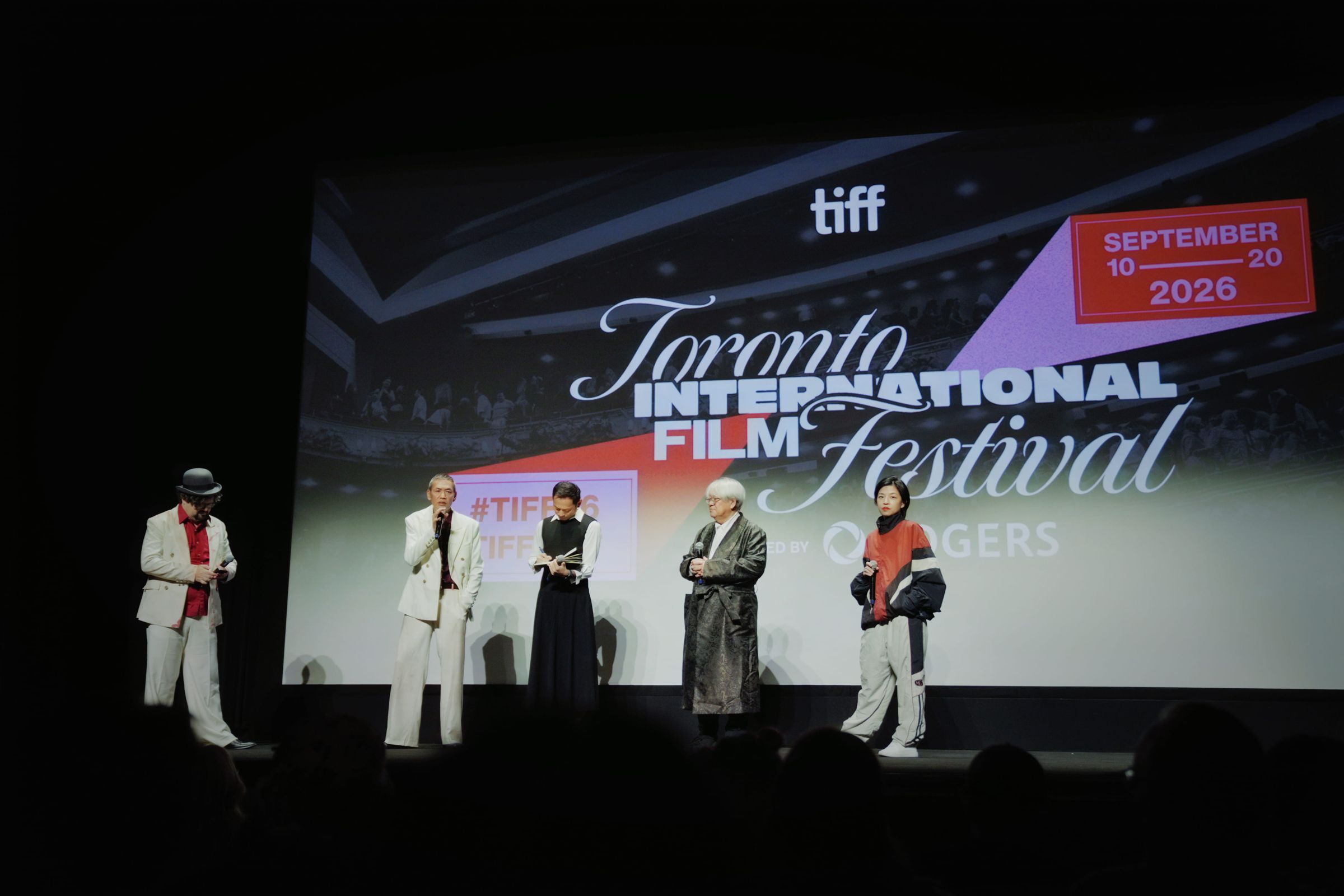 《狂忘警探》於多倫多國際影展「午夜瘋狂」單元首映，場內3層樓擠滿千位觀眾。（一條龍虎豹提供）