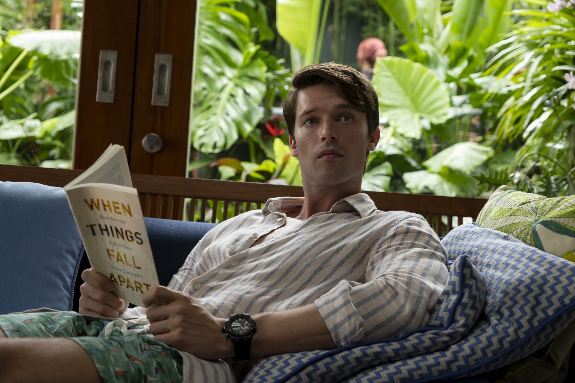 派屈克史瓦辛格，也就是阿諾的兒子，出道當了演員，但直到《白蓮花大飯店》第3季，終於演到讓人記住他的角色。（Max提供）