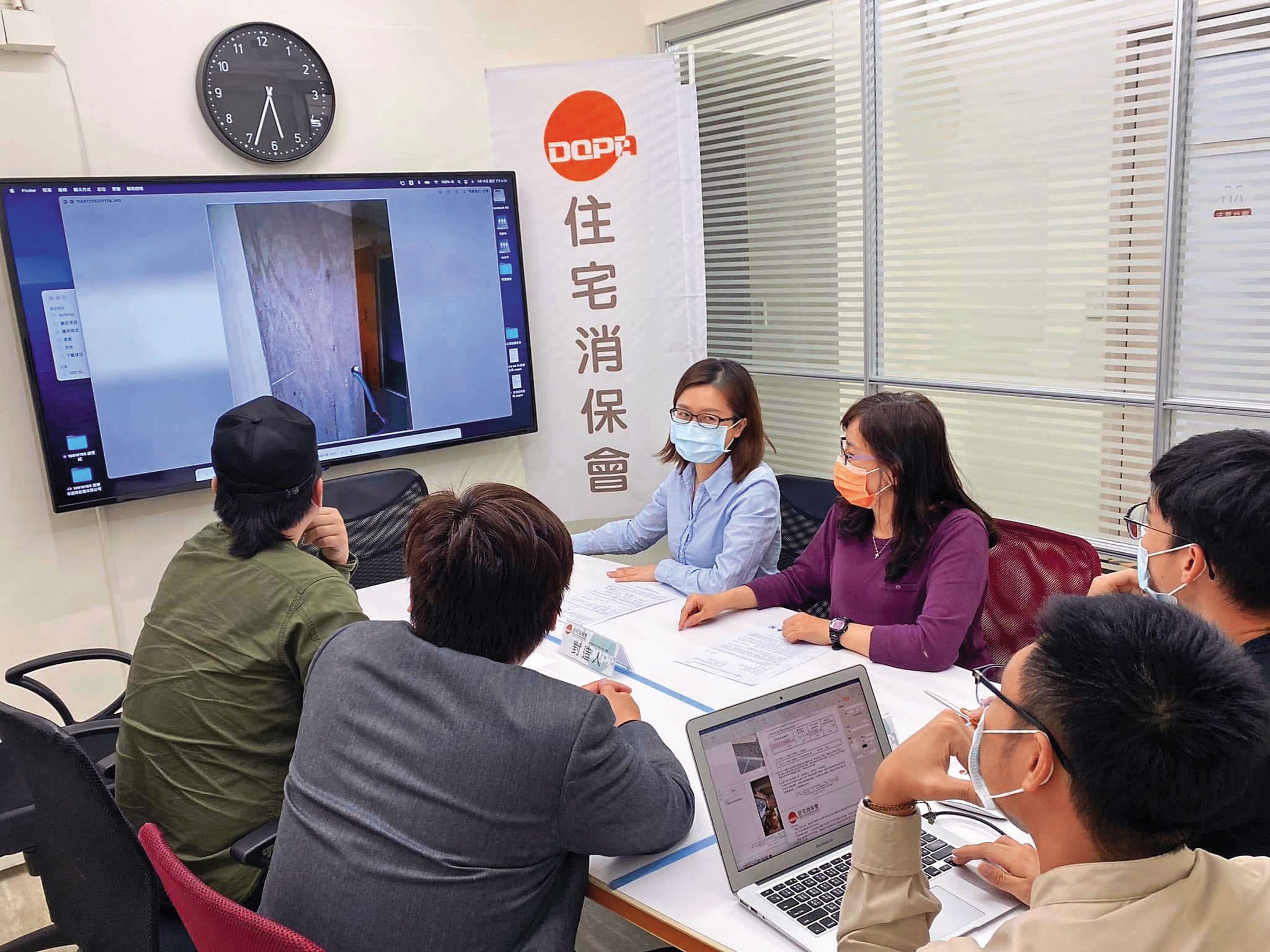 民眾可採「住保履約」專款專用，按階段撥付價金，保障雙方權利。（翻攝自吳翃毅臉書）