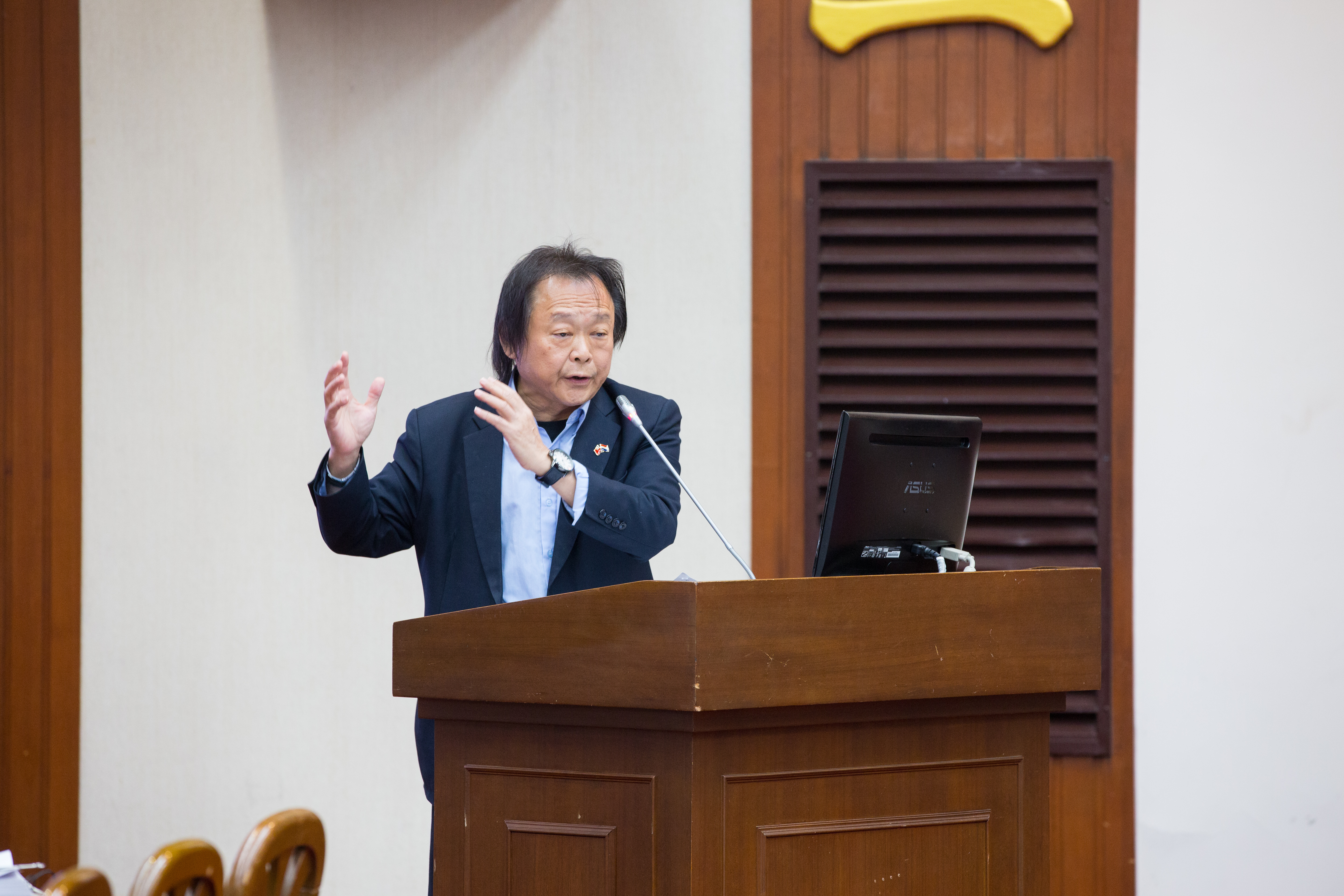 民進黨立委王世堅近日就踢爆「假低收」的問題，痛踢衛福部放水，「這些人把真正弱勢擠到制度外，還侵蝕教育資源，政府不能再縱容！」（本刊資料照）