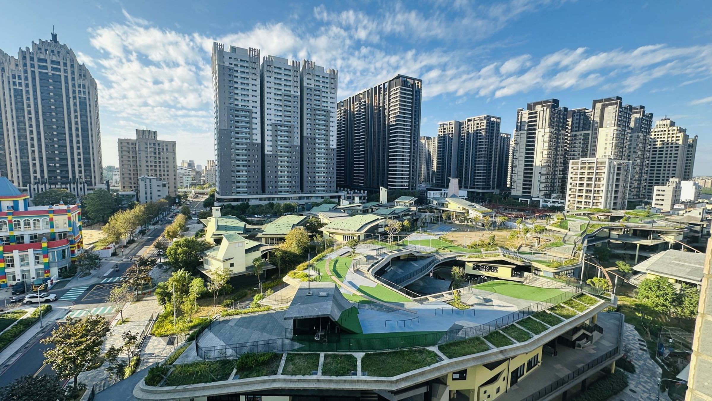 新竹縣市是七大都會區中報稅所得額五年間有10%以上正成長的縣市，但房價亦有近6成以上的漲幅。（房市示意圖）