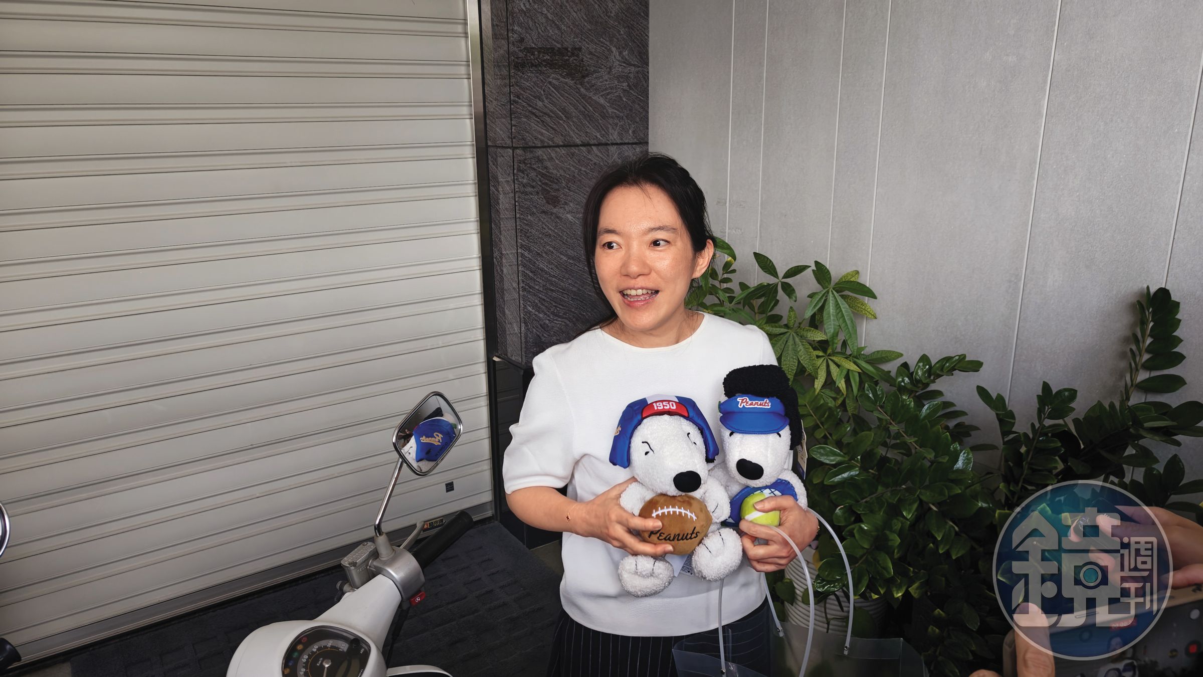 陳幸妤與前夫趙建銘離婚風波延燒,有人致贈史努比玩偶為她打氣。