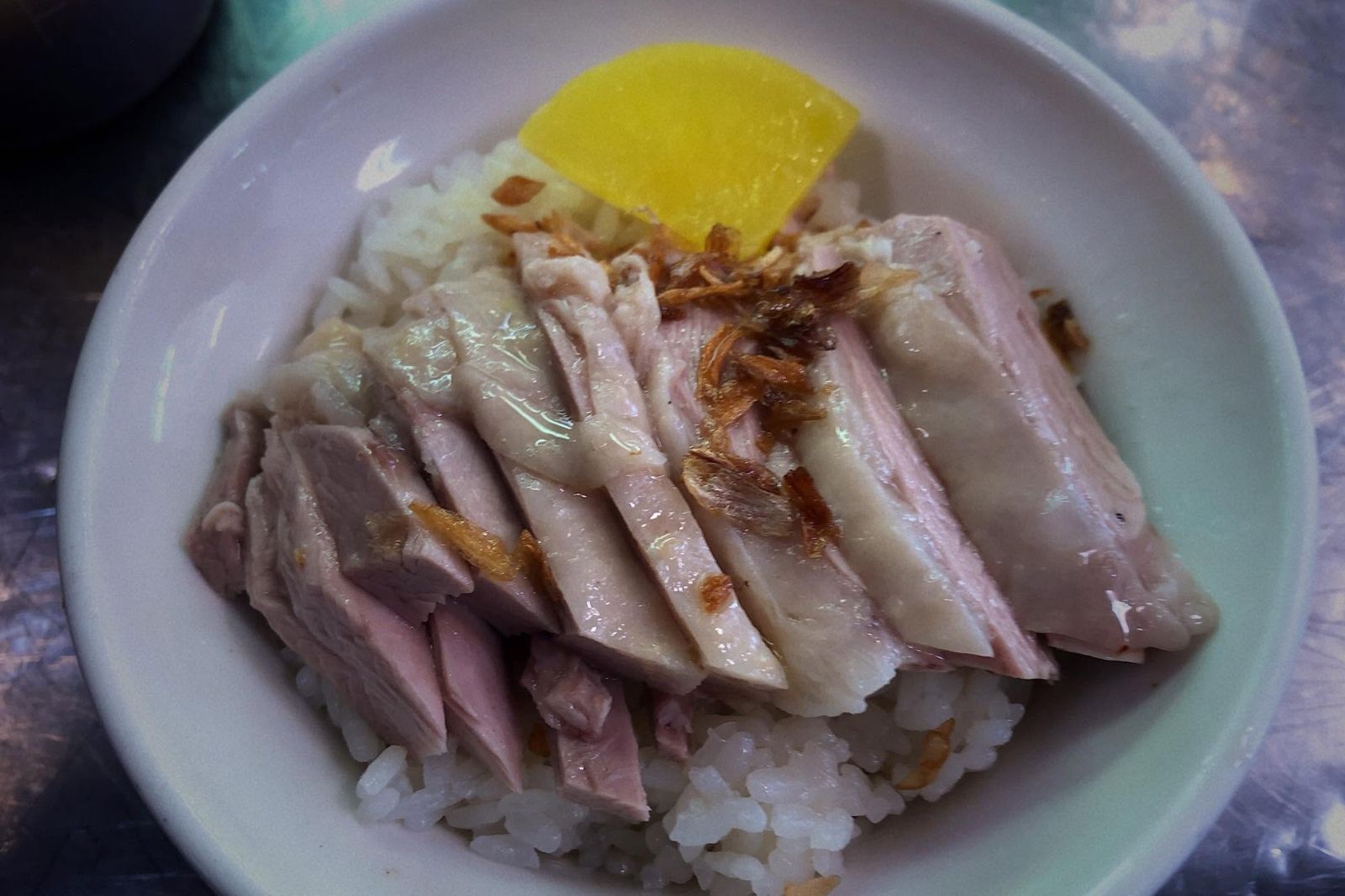 12人吃11人狂拉!嘉義阿宏師火雞肉飯爆食安疑雲 出面致歉認:手套未換交叉污染