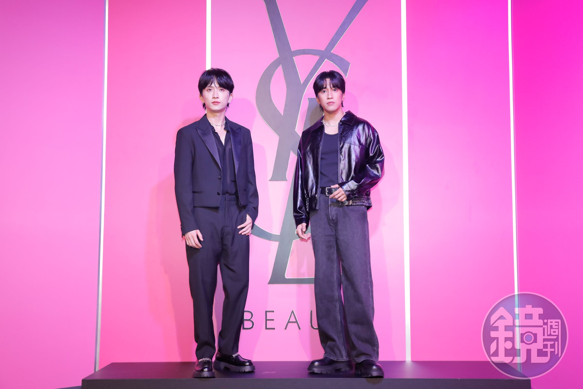 邱鋒澤(左)與婁峻碩(右)擔任YSL BEAUTY LIGHT CLUB 奢光派對活動大使。