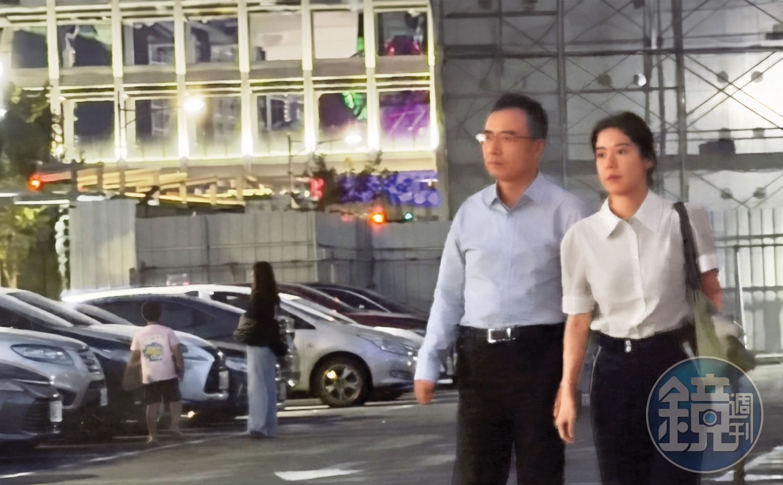 宏碁營運長偷情3/出遠門前抓緊時間再幽會 營運長深情目送小三全紀錄