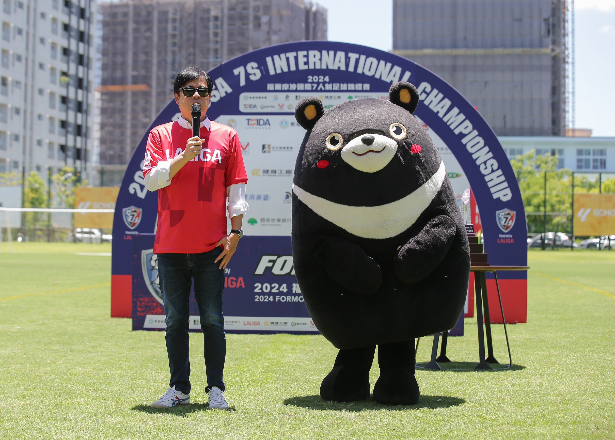 陳其邁表示，希望藉Formosa 7s讓足球與高雄美好連結，和世界交朋友。